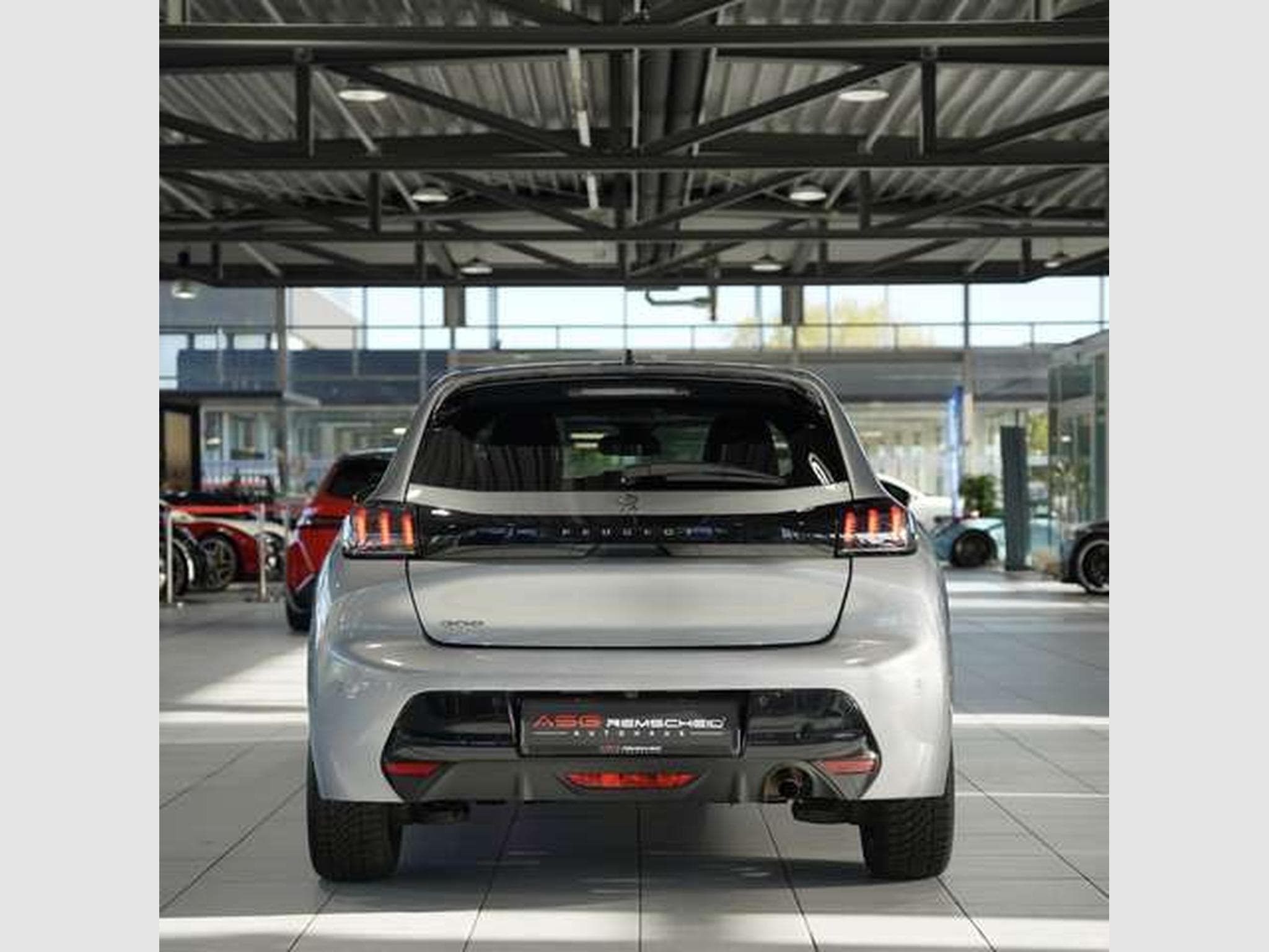 Peugeot 208 Allure Pack *DAB *Navi *Display *180° *Klima (2022) - Photo 8