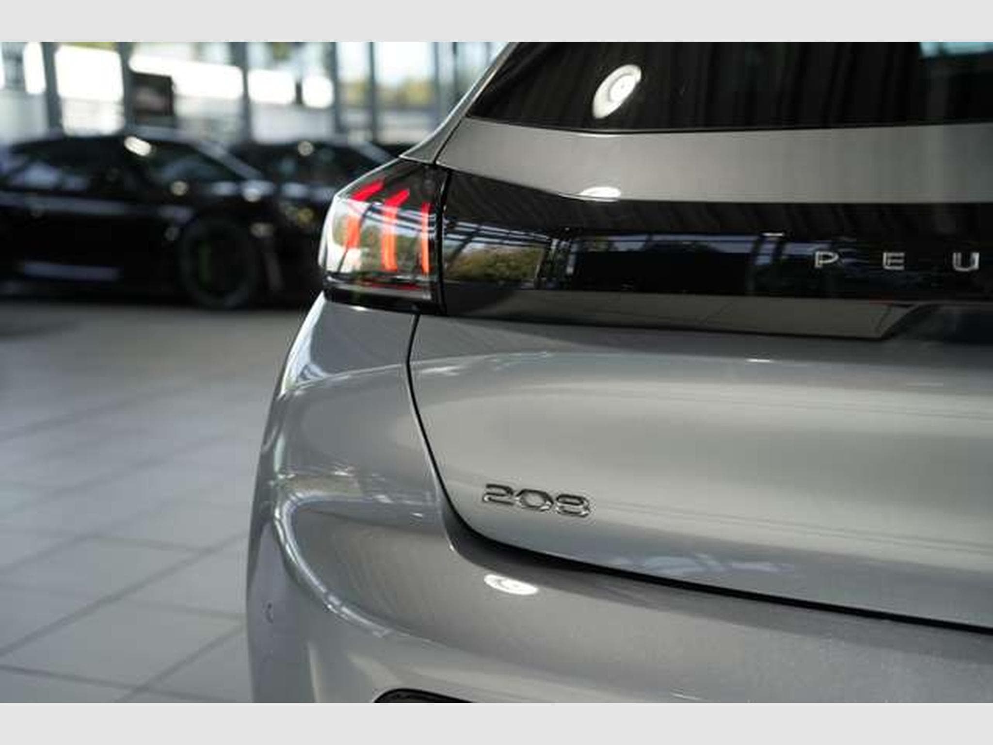 Peugeot 208 Allure Pack *DAB *Navi *Display *180° *Klima (2022) - Photo 12