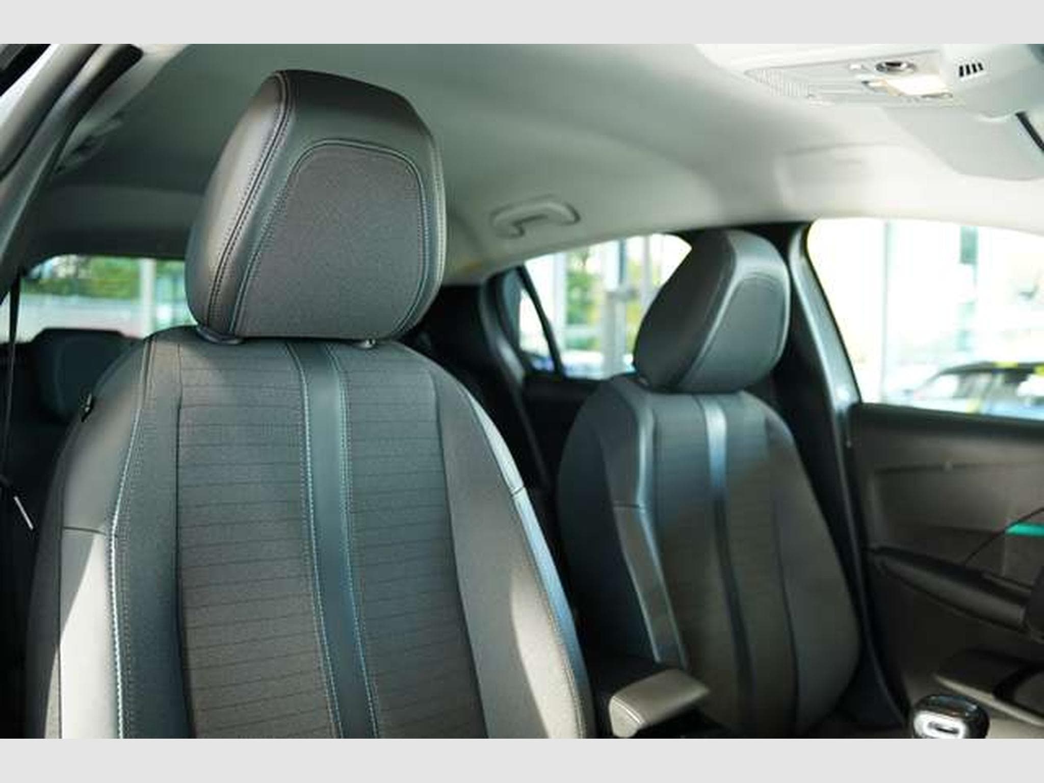 Peugeot 208 Allure Pack *DAB *Navi *Display *180° *Klima (2022) - Photo 15