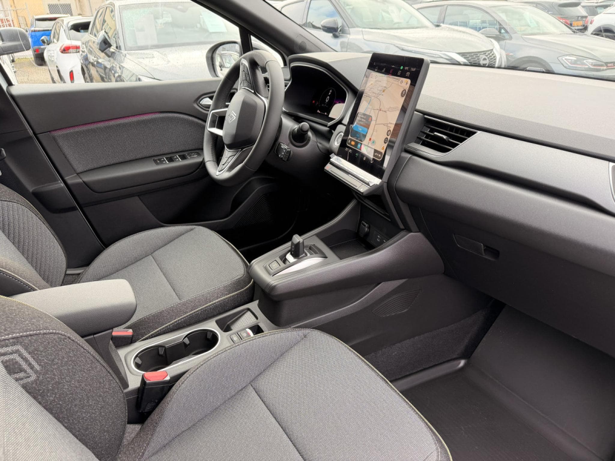 Renault Captur 1.3 Tce 140 Mild Hybrid Techno EDC (2026) - Photo 3