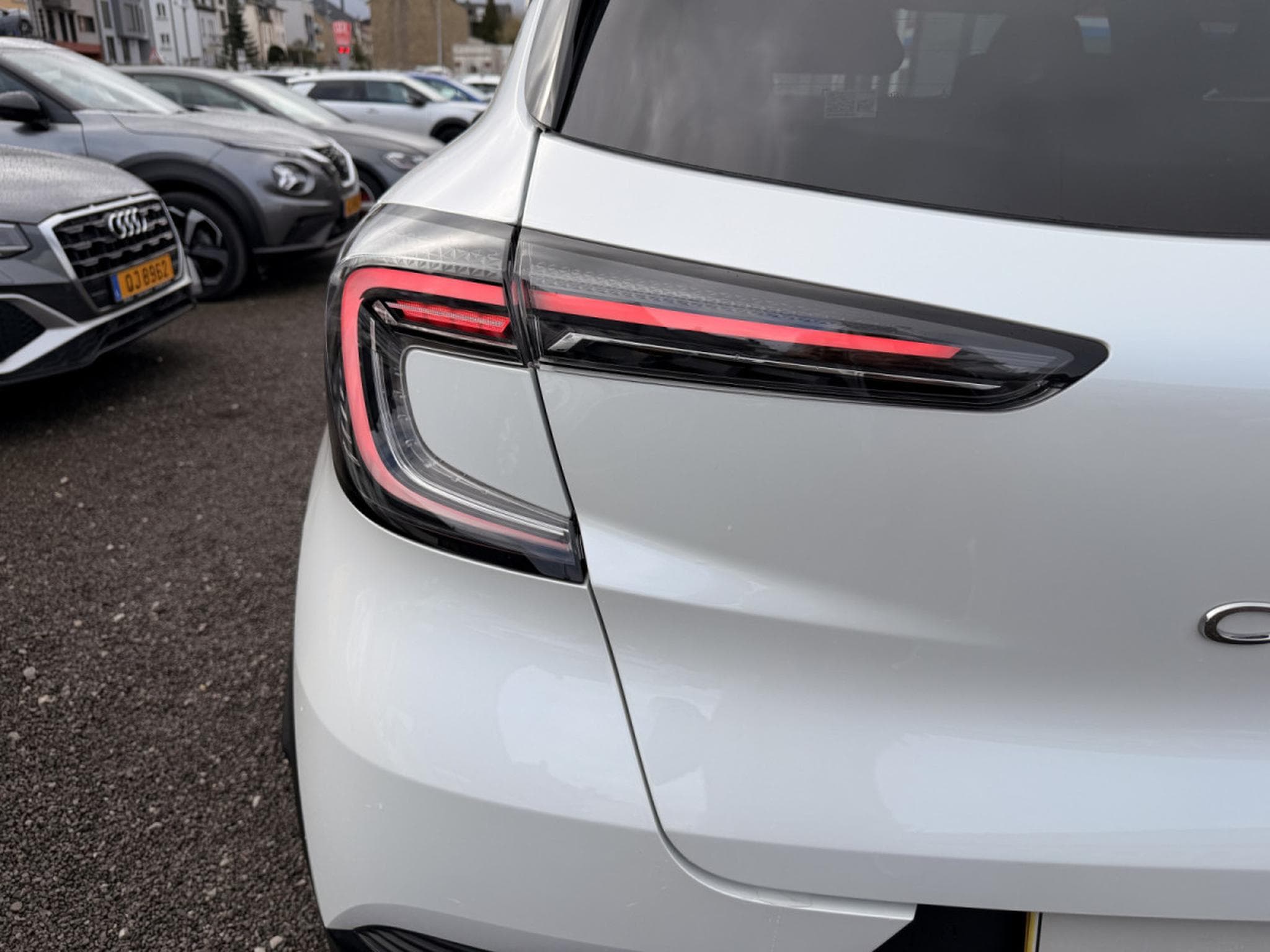 Renault Captur 1.3 Tce 140 Mild Hybrid Techno EDC (2026) - Photo 9