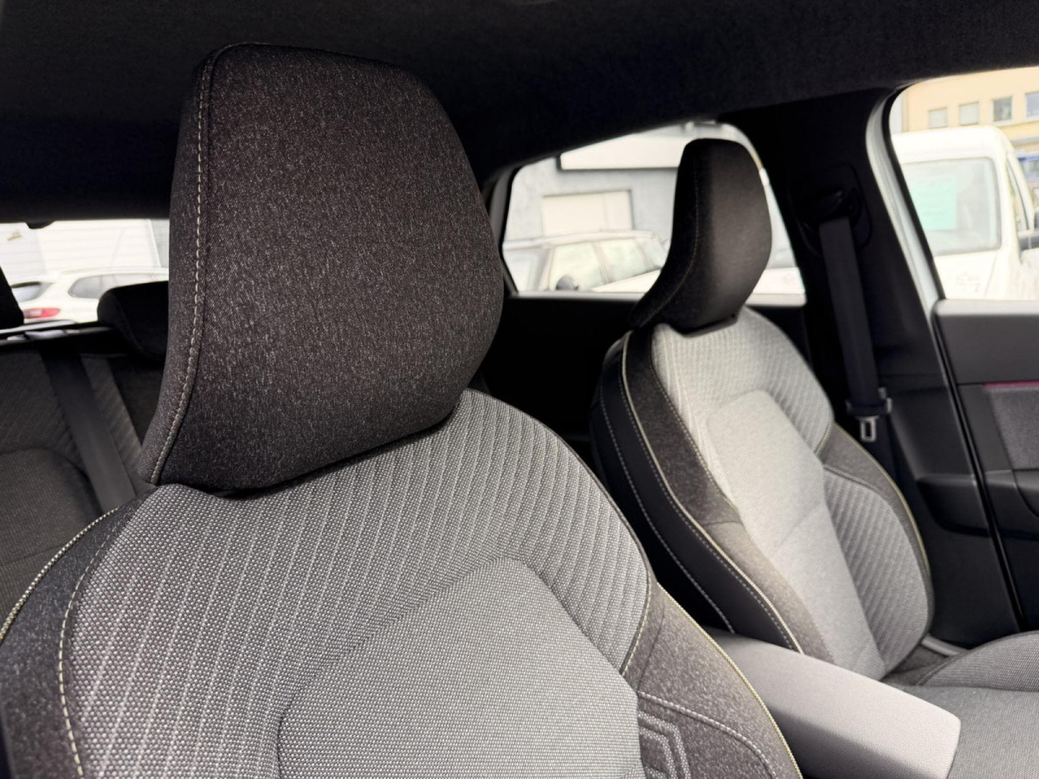 Renault Captur 1.3 Tce 140 Mild Hybrid Techno EDC (2026) - Photo 12