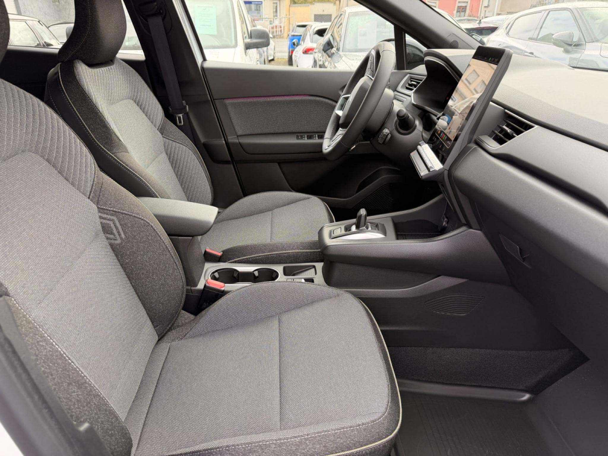 Renault Captur 1.3 Tce 140 Mild Hybrid Techno EDC (2026) - Photo 11
