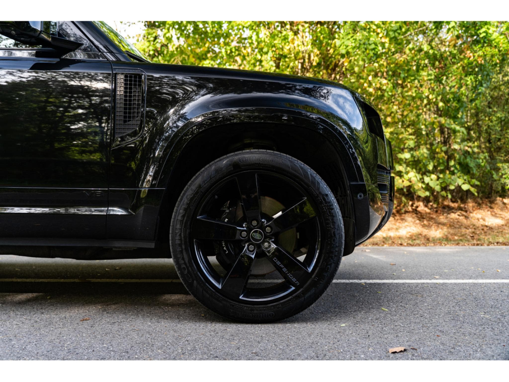 Land-Rover Defender 90 P525 BLACK PACK - V8 SUPERCHARGE (2024) - Photo 5