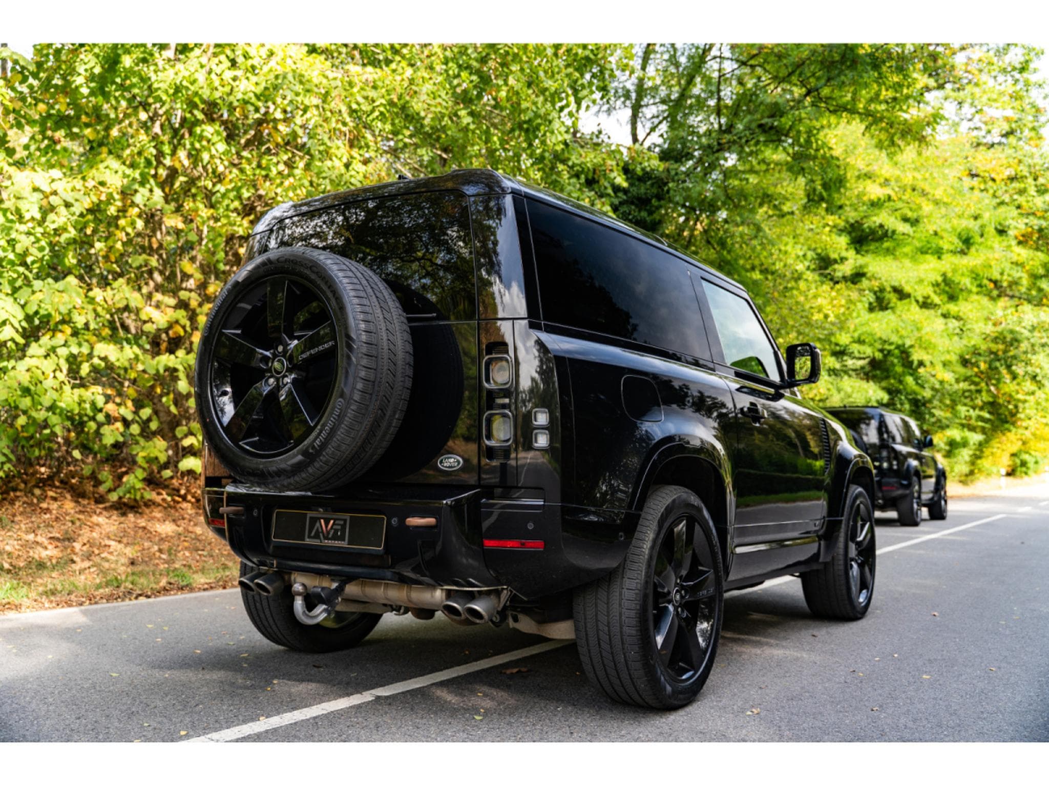 Land-Rover Defender 90 P525 BLACK PACK - V8 SUPERCHARGE (2024) - Photo 8