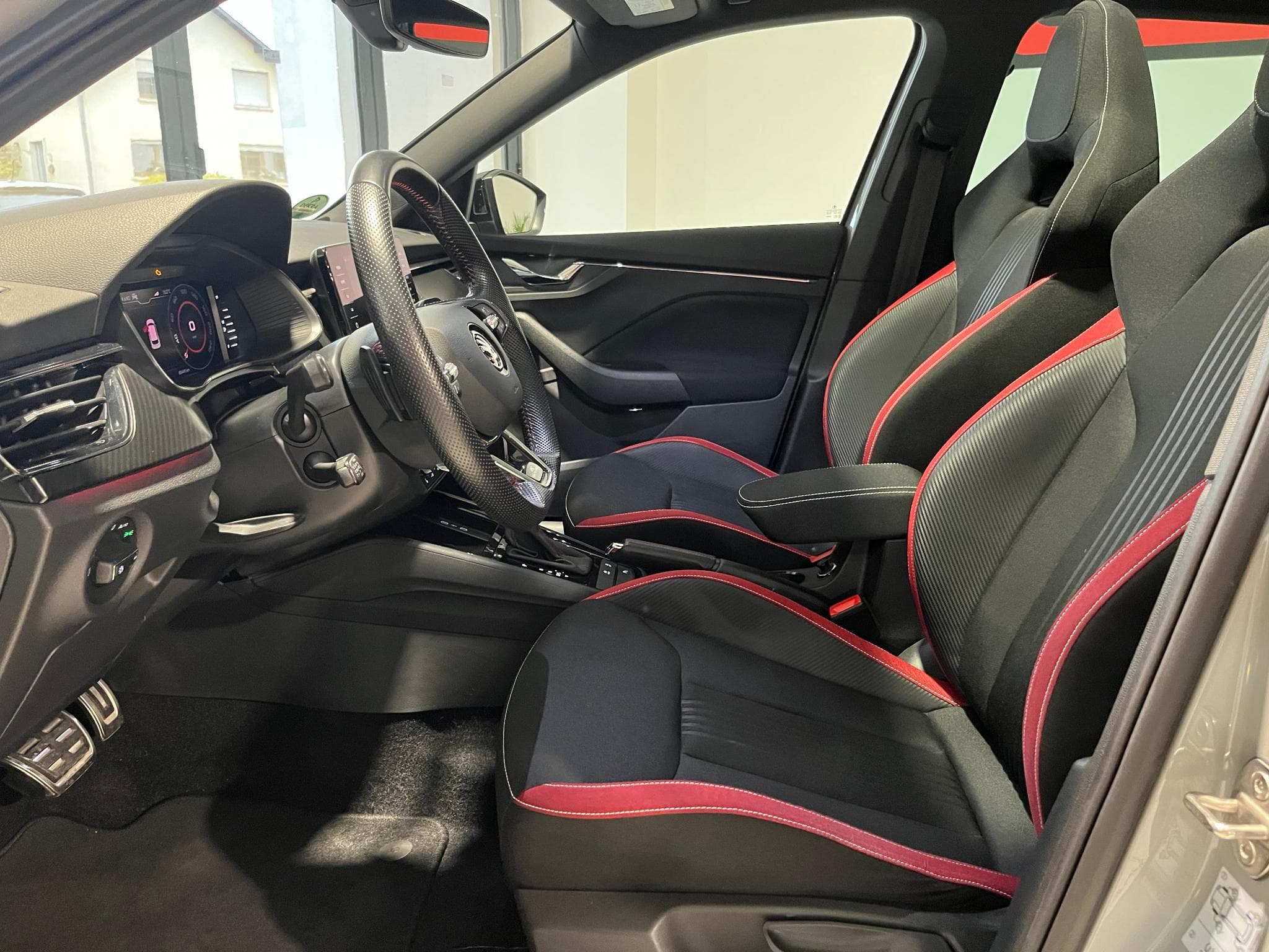 Skoda Kamiq 1.5 TSI DSG Monte Carlo (2021) - Photo 12