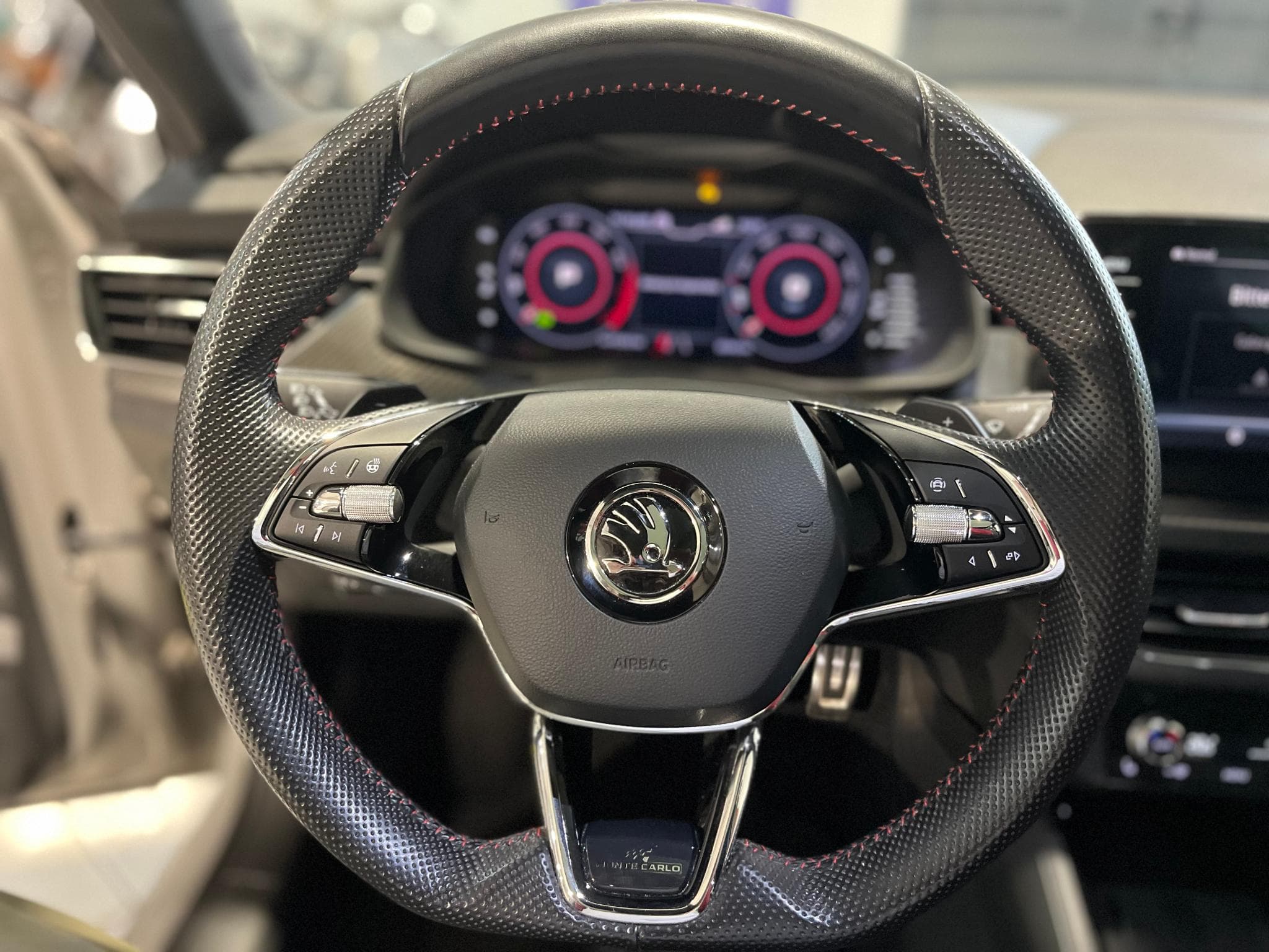 Skoda Kamiq 1.5 TSI DSG Monte Carlo (2021) - Photo 16