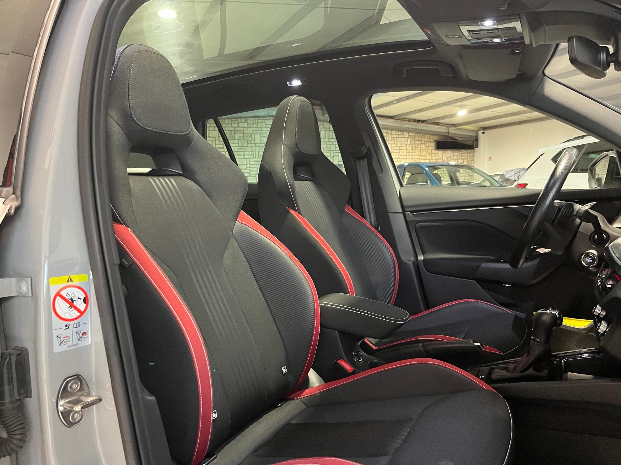 Skoda Kamiq 1.5 TSI DSG Monte Carlo (2021) - Photo 22