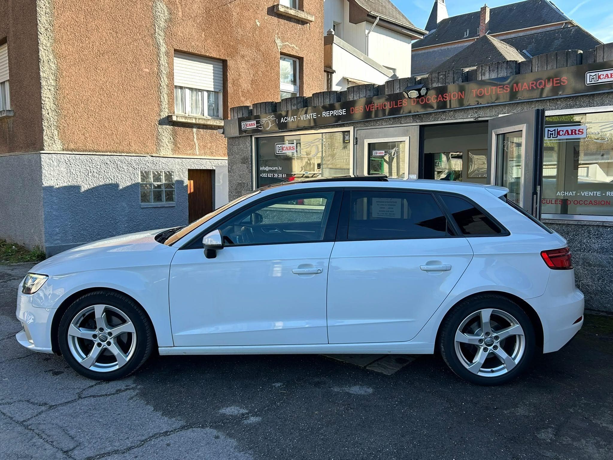 Audi A3 35 TDI 150CV SPORTBACK PANORAMA (2020) - Photo 3