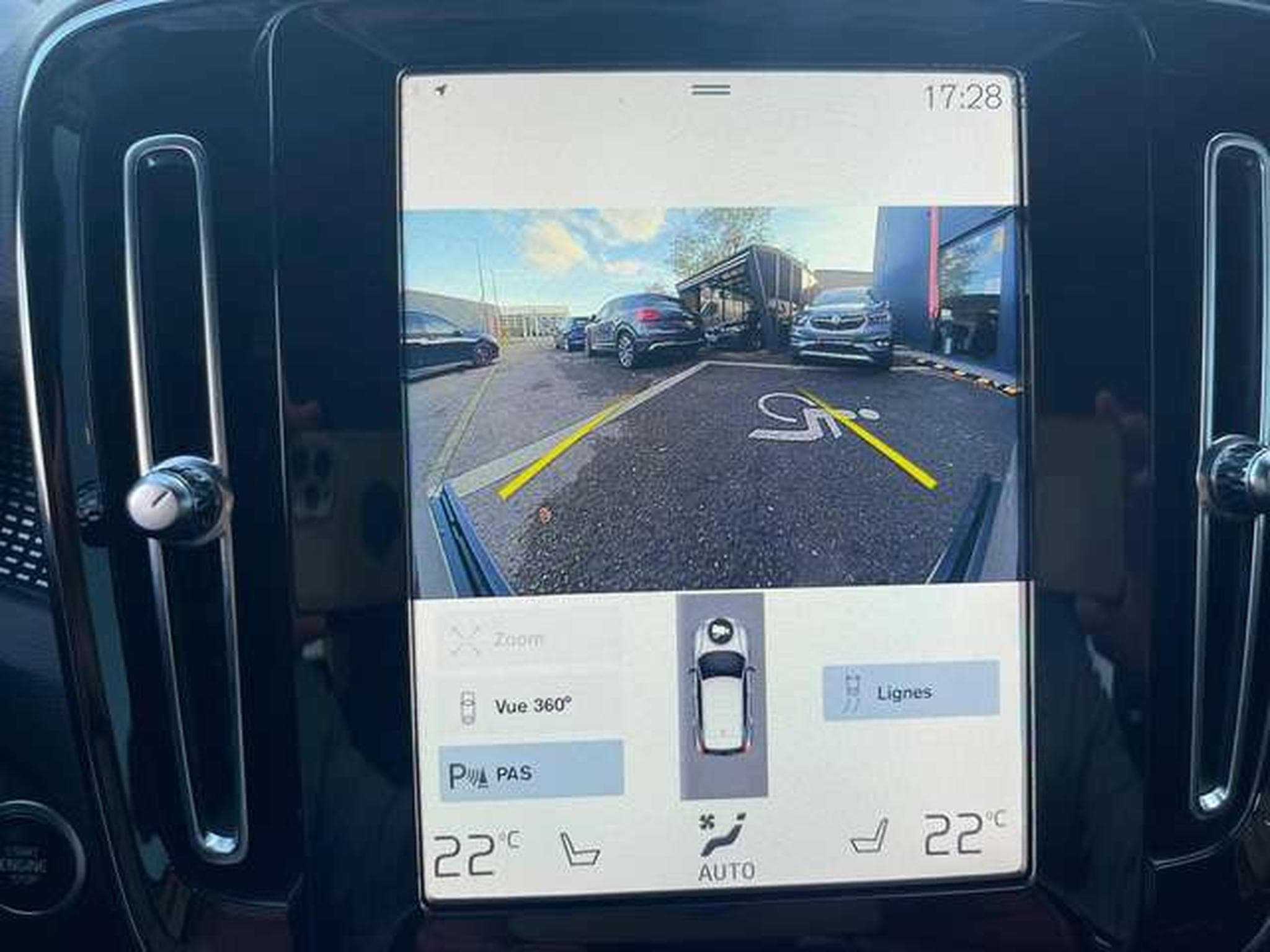 Volvo XC40 XC40 B4 DKG Plus Dark-JUSQU'A 36MOIS DE GARANTIE (2022) - Foto 22