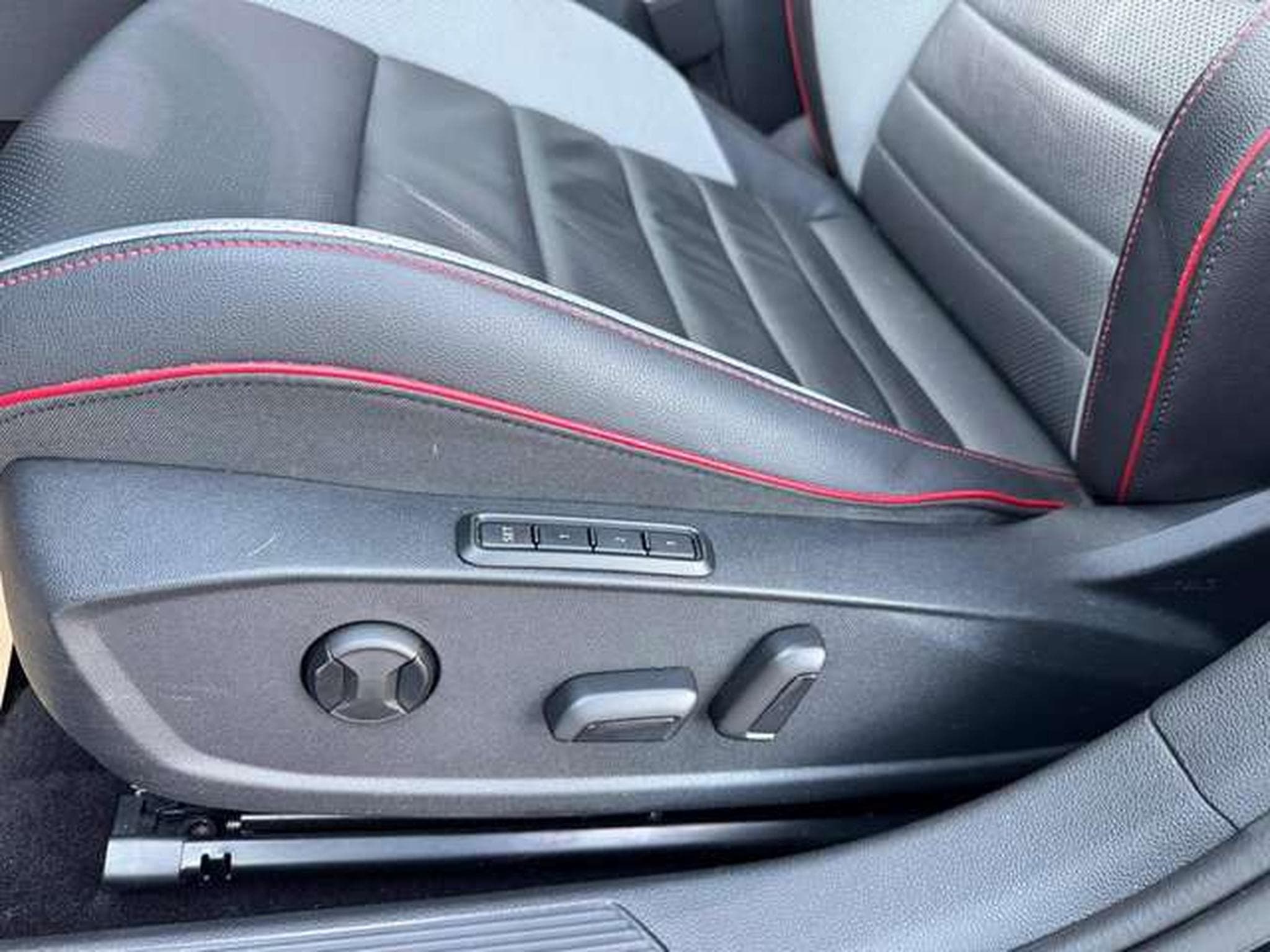 VW Golf Golf GTI Clubsport 45 / GARANTIE CONSTRUCTEUR   10/2028 (2023) - Photo 23