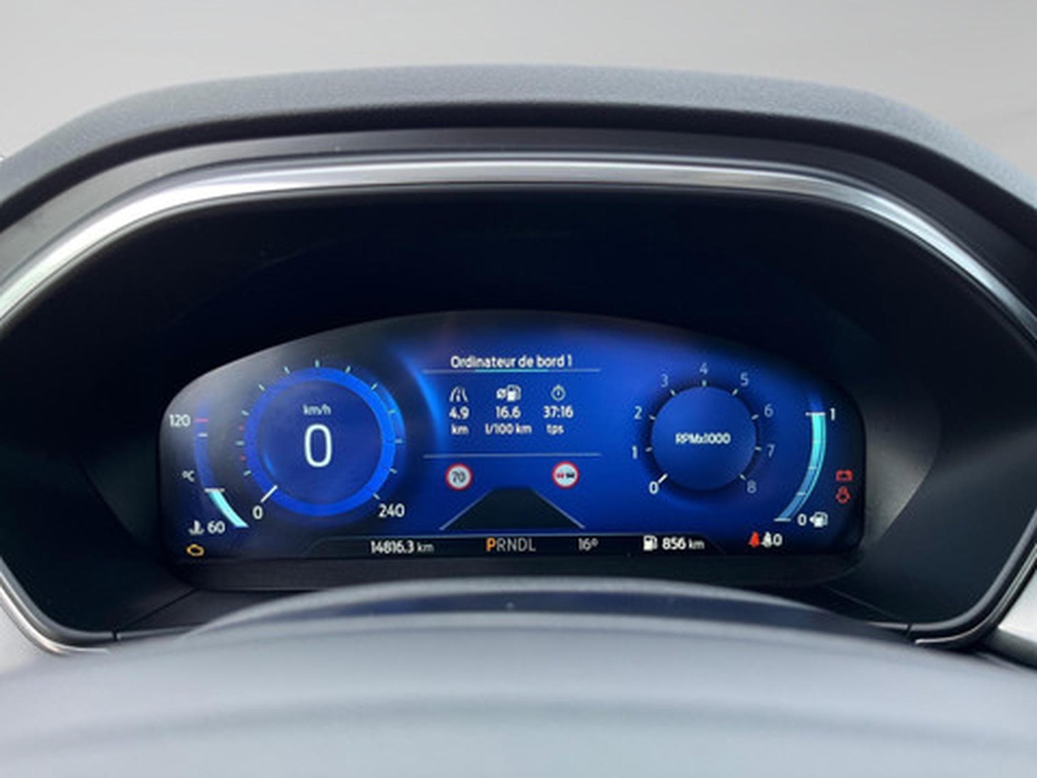 Ford Focus Titanium X (2024) - Photo 2