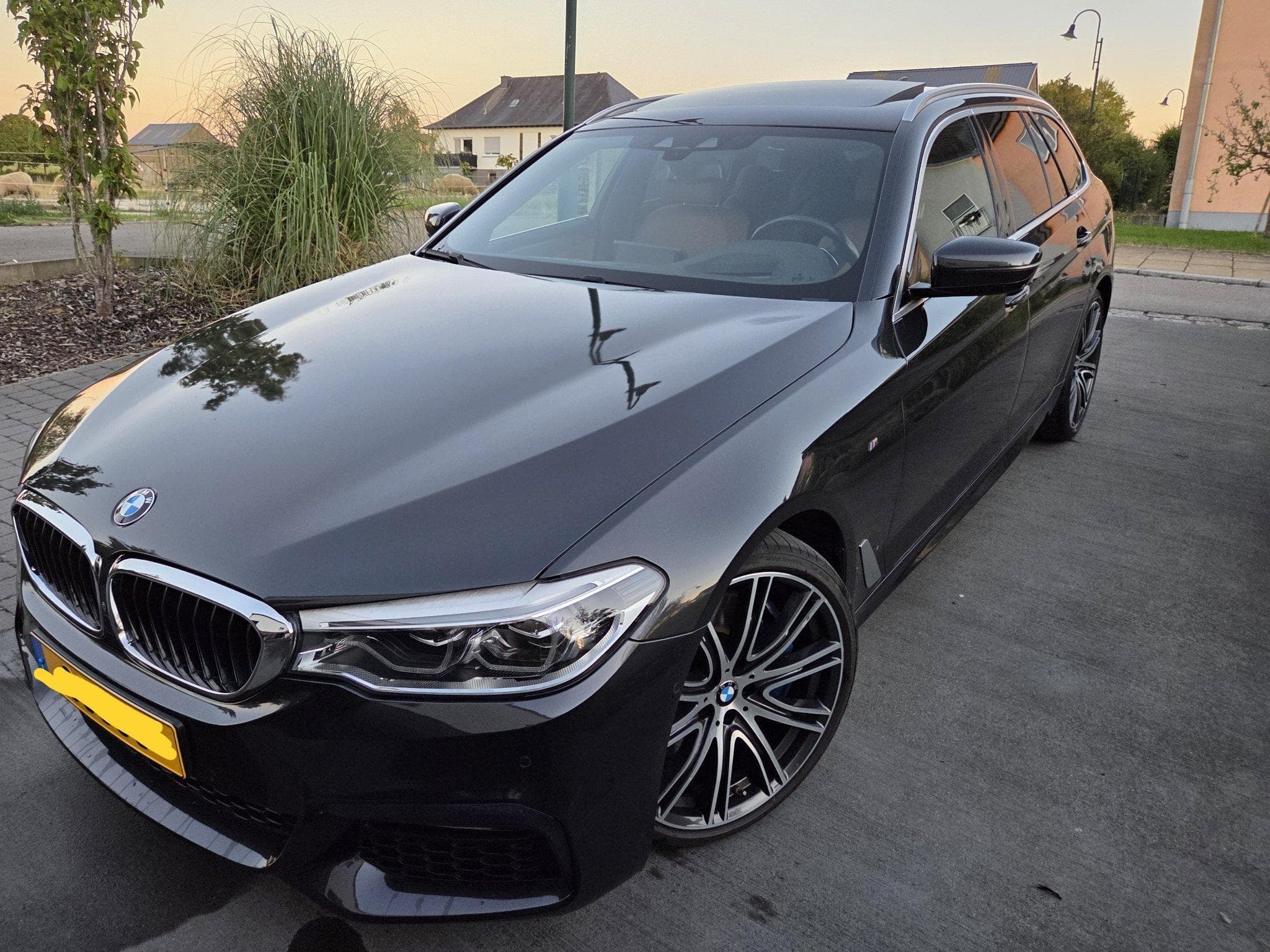BMW 540 540D Touring xDrive M Sport Paket (2018) - Foto 4