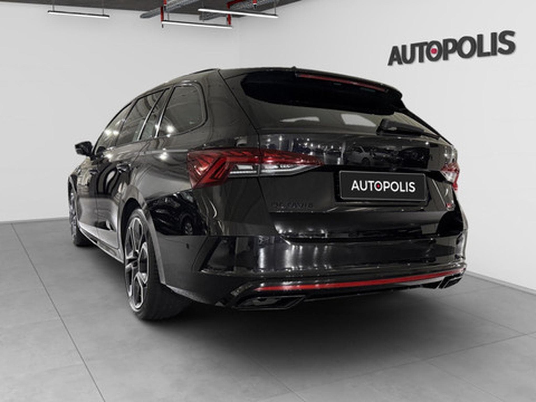 Skoda Octavia Combi 2.0 TDI 147kW RS DSG (2024) - Foto 18