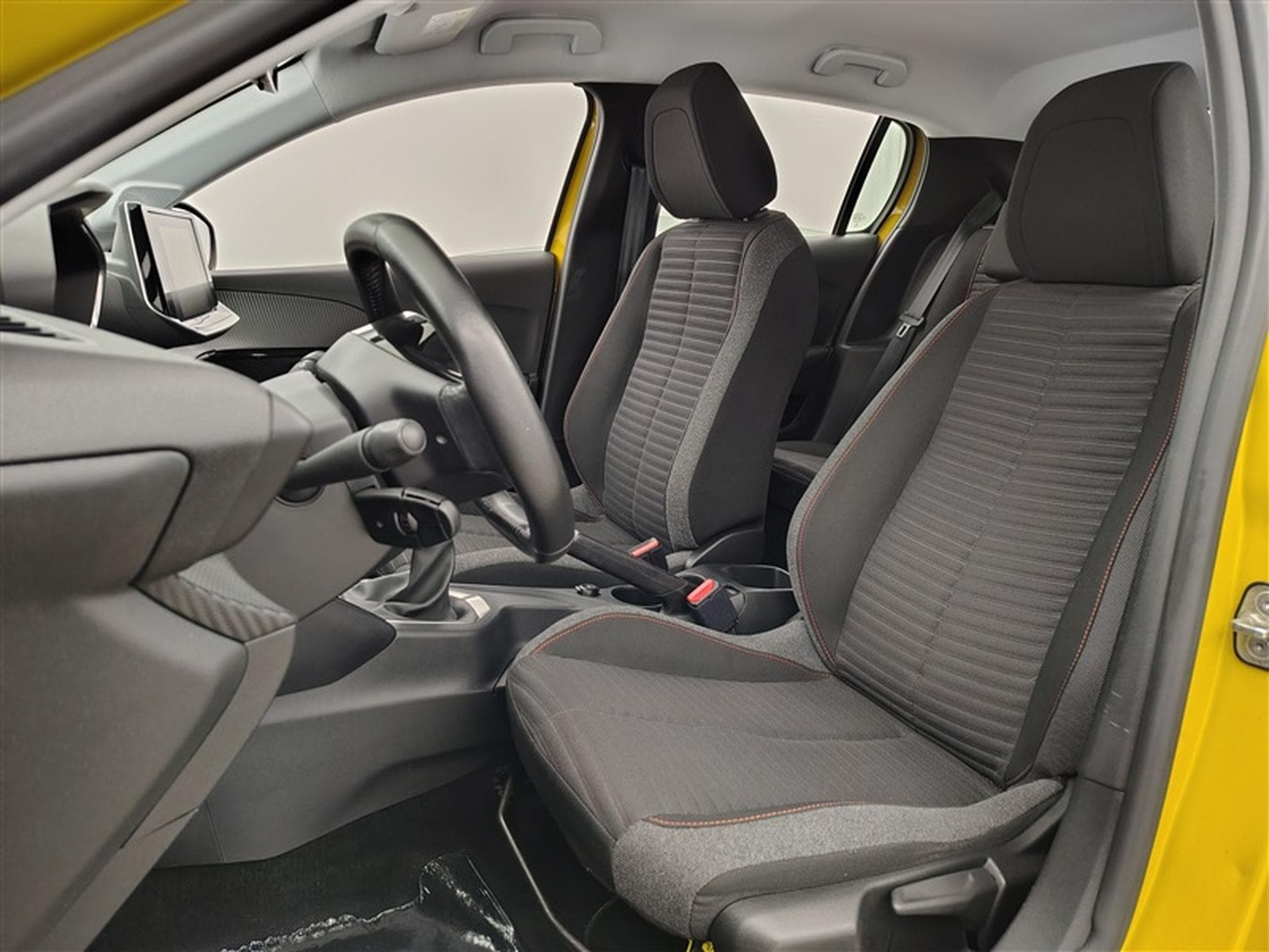 Peugeot 208 1.2i PureTech Active Pack NAVI / CARPLAY (2021) - Foto 7