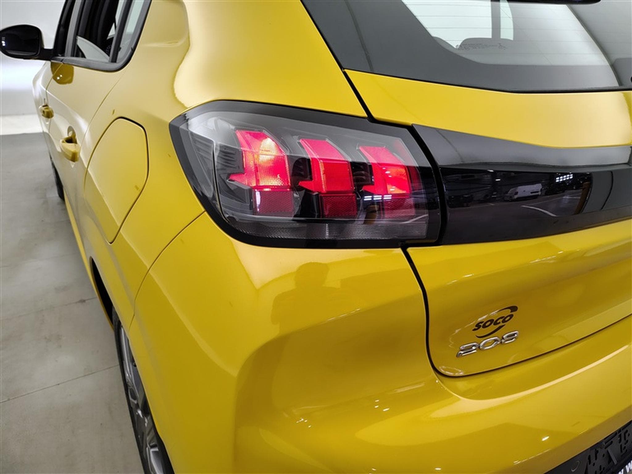 Peugeot 208 1.2i PureTech Active Pack NAVI / CARPLAY (2021) - Foto 16