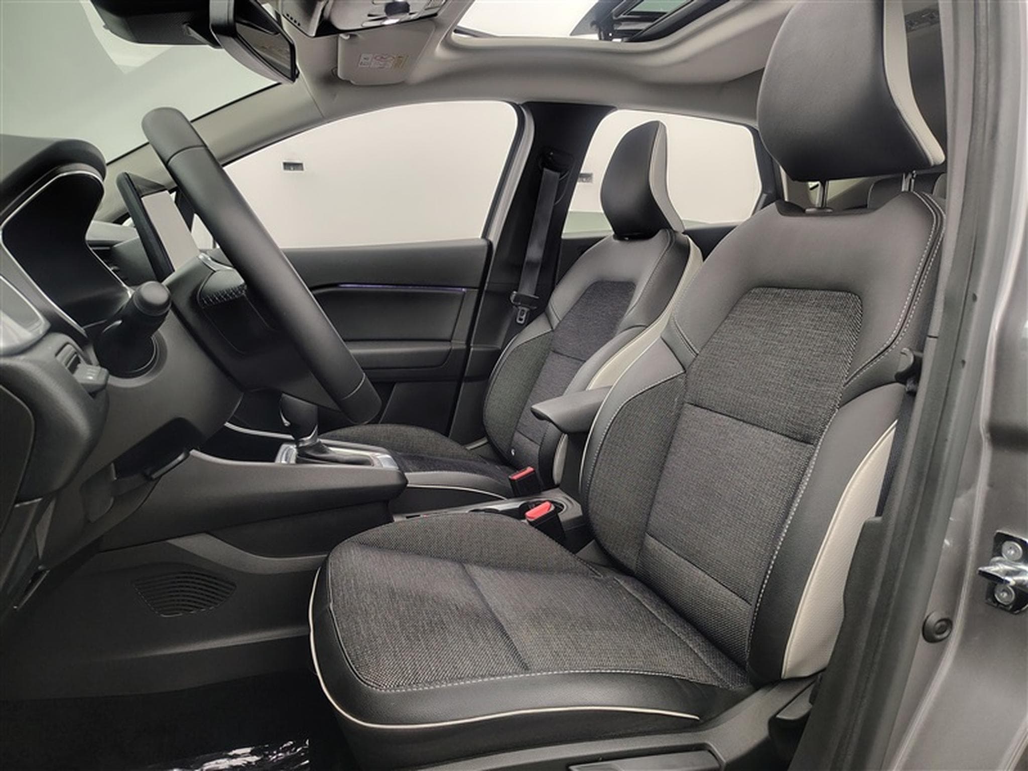 Renault Captur 1.6i E-TECH HEV Techno GPS/CAMERA/PDC/SIEGES CH/JA 17" (2023) - Foto 7