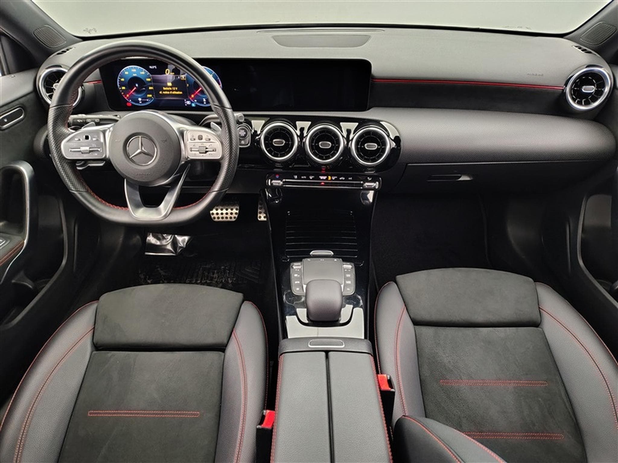 Mercedes A 200 A 200 d AUTO AMG NAVI / CAMERA / CARPLAY (2021) - Foto 8