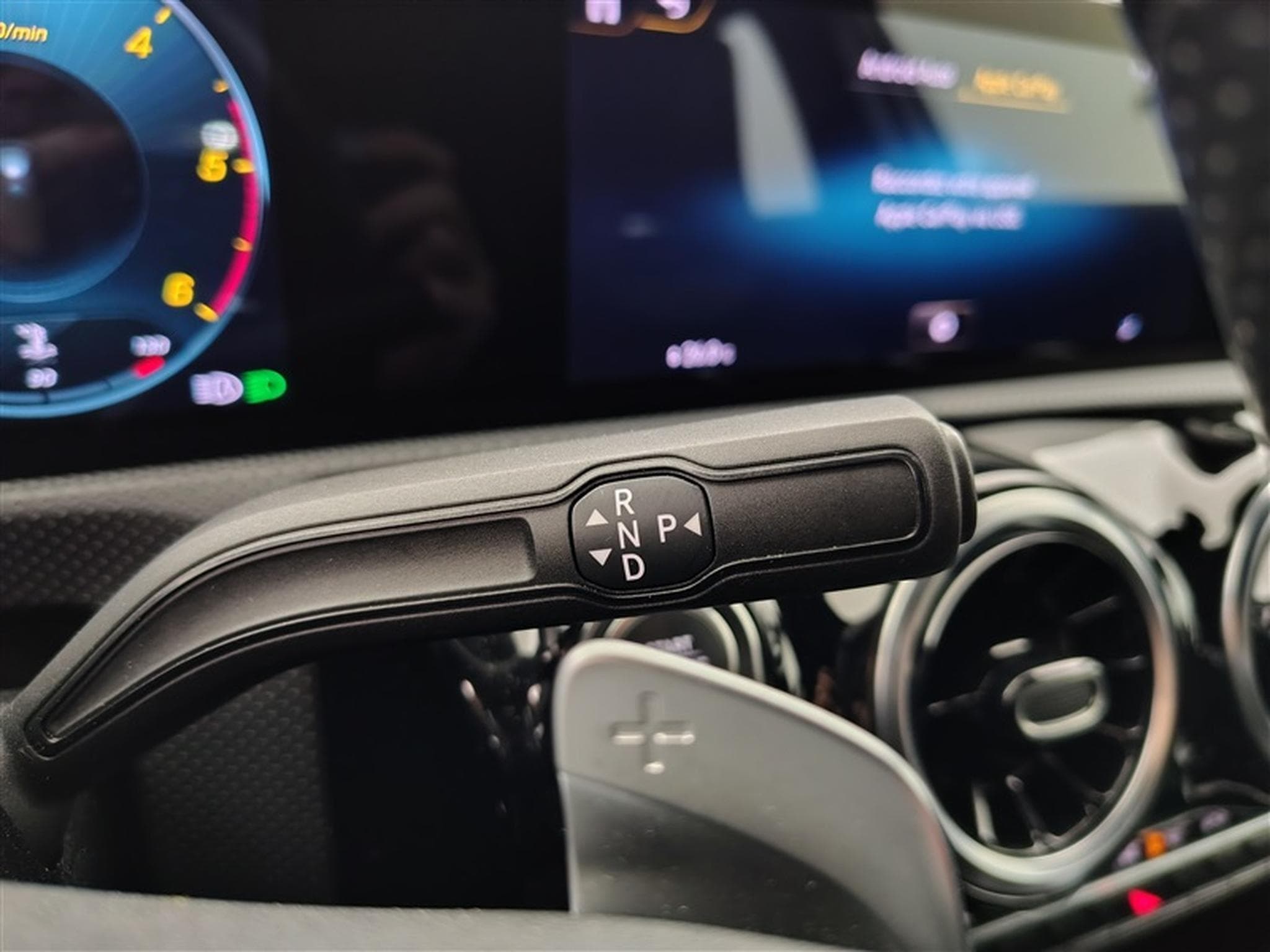 Mercedes A 200 A 200 d AUTO AMG NAVI / CAMERA / CARPLAY (2021) - Foto 12