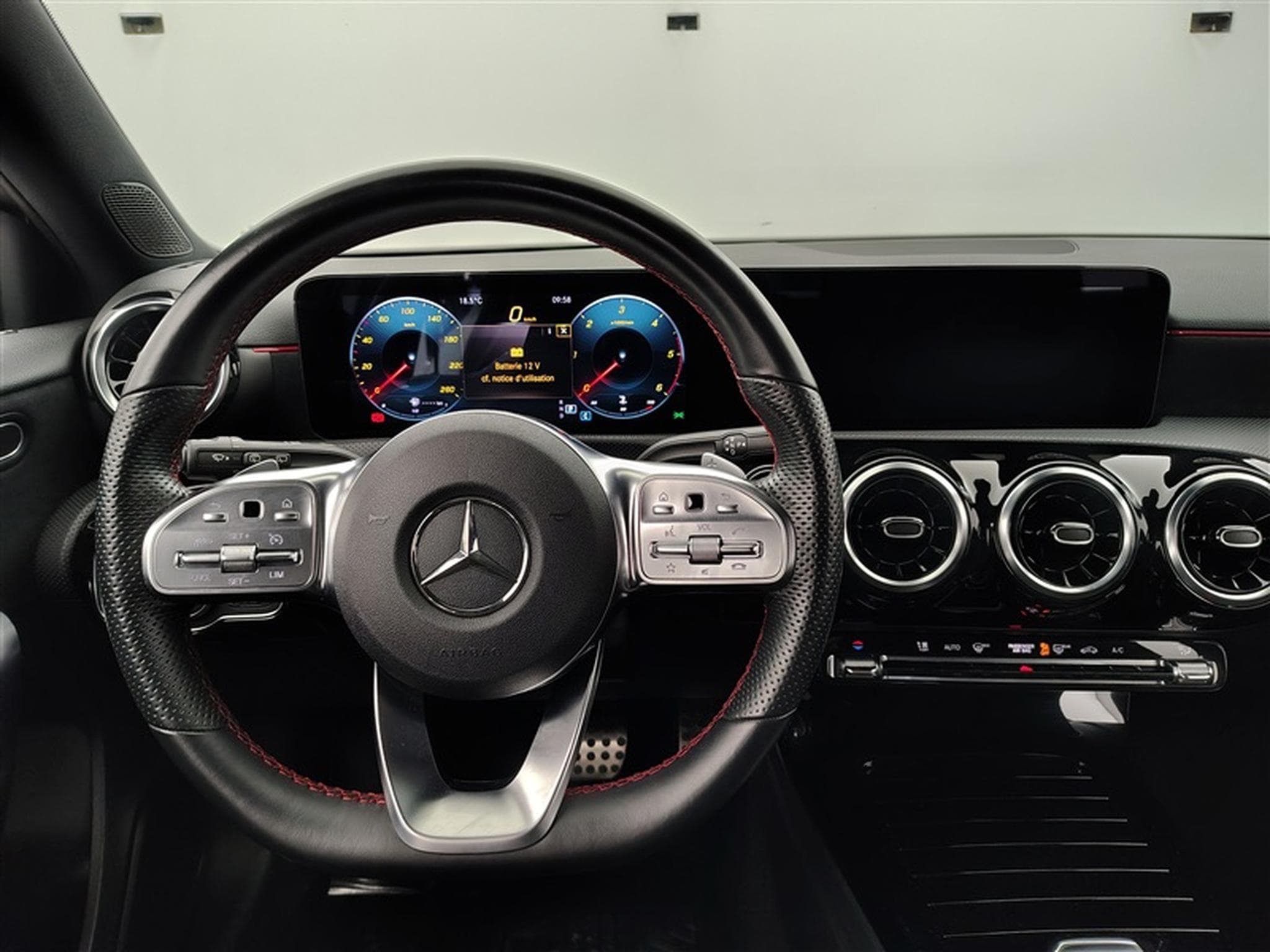 Mercedes A 200 A 200 d AUTO AMG NAVI / CAMERA / CARPLAY (2021) - Foto 9