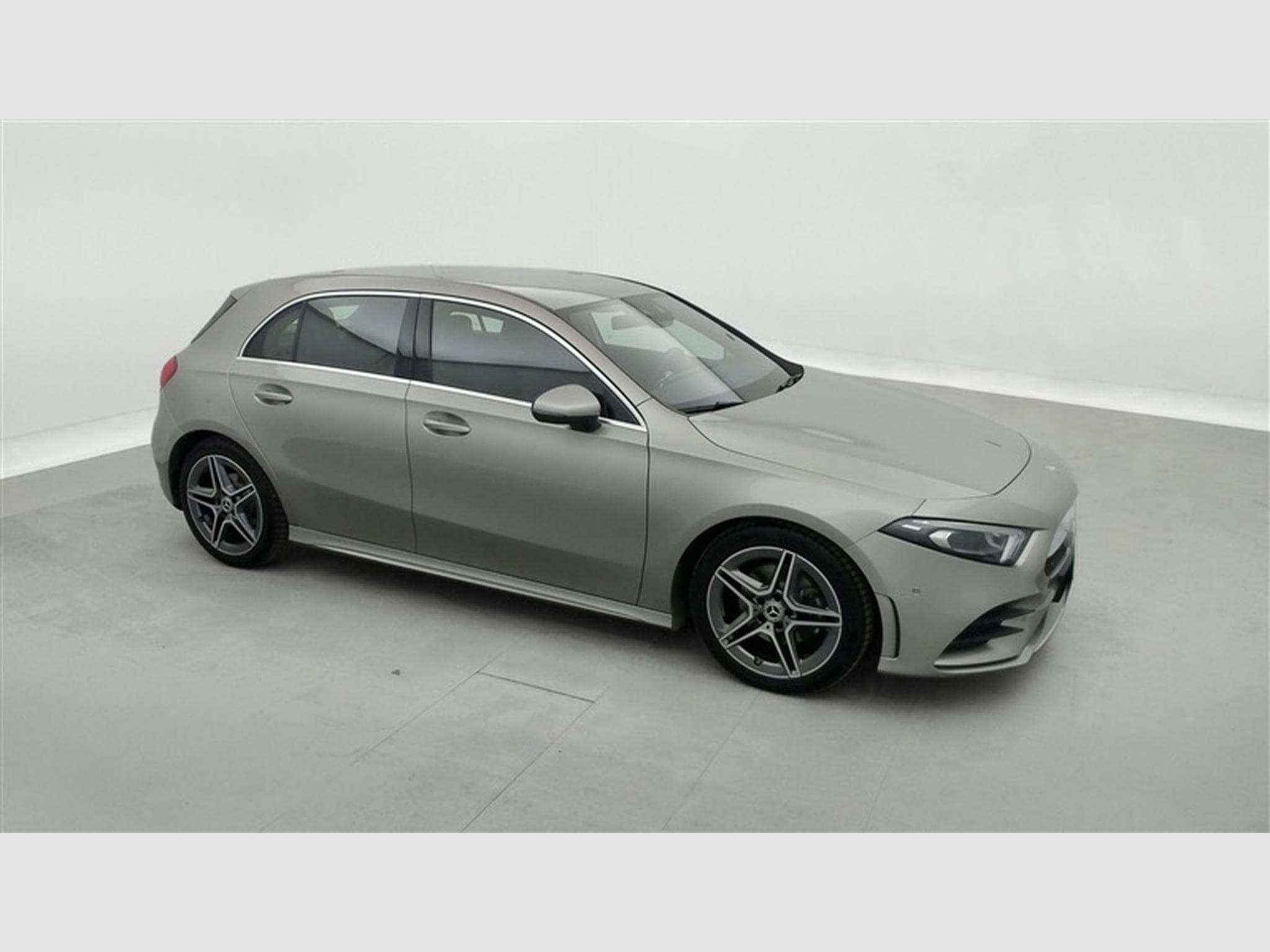 Mercedes A 200 A 200 d AUTO AMG NAVI / CAMERA / CARPLAY (2021) - Foto 23