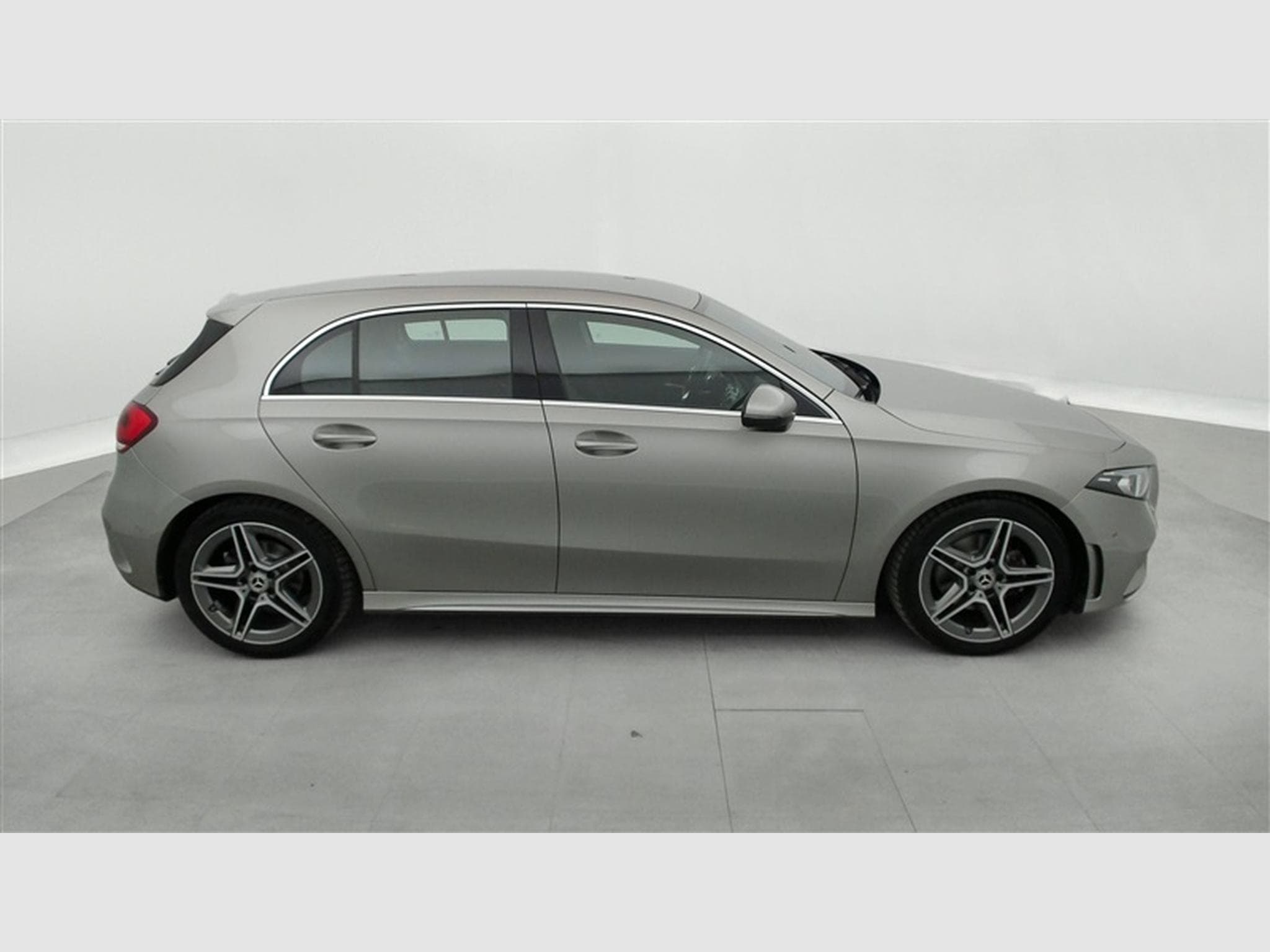 Mercedes A 200 A 200 d AUTO AMG NAVI / CAMERA / CARPLAY (2021) - Foto 24