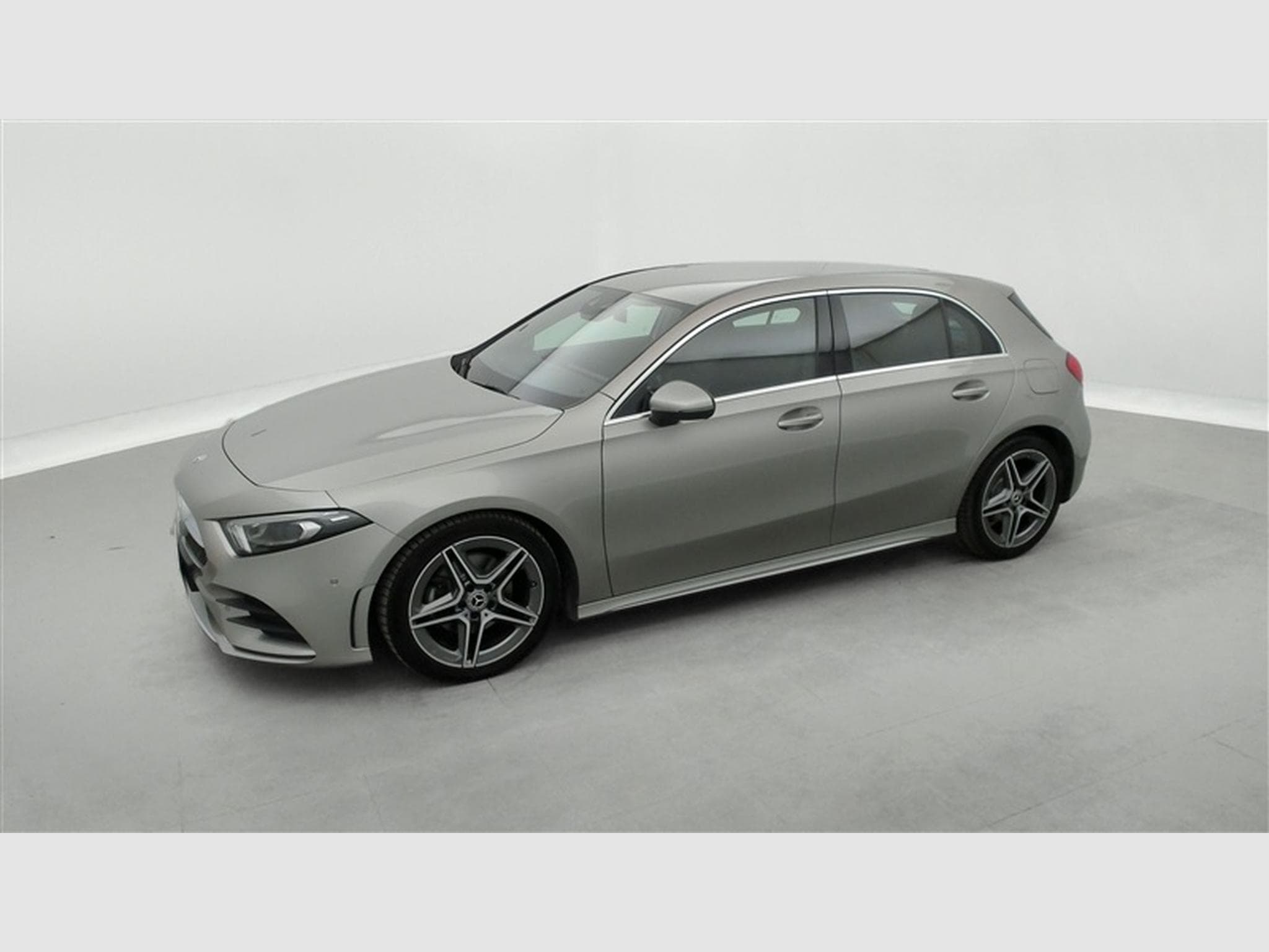 Mercedes A 200 A 200 d AUTO AMG NAVI / CAMERA / CARPLAY (2021) - Foto 21