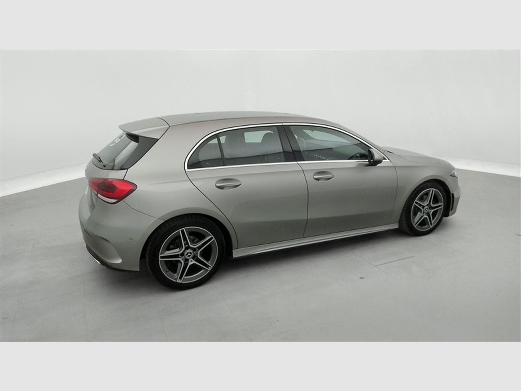 Mercedes A 200 A 200 d AUTO AMG NAVI / CAMERA / CARPLAY (2021) - Foto 25