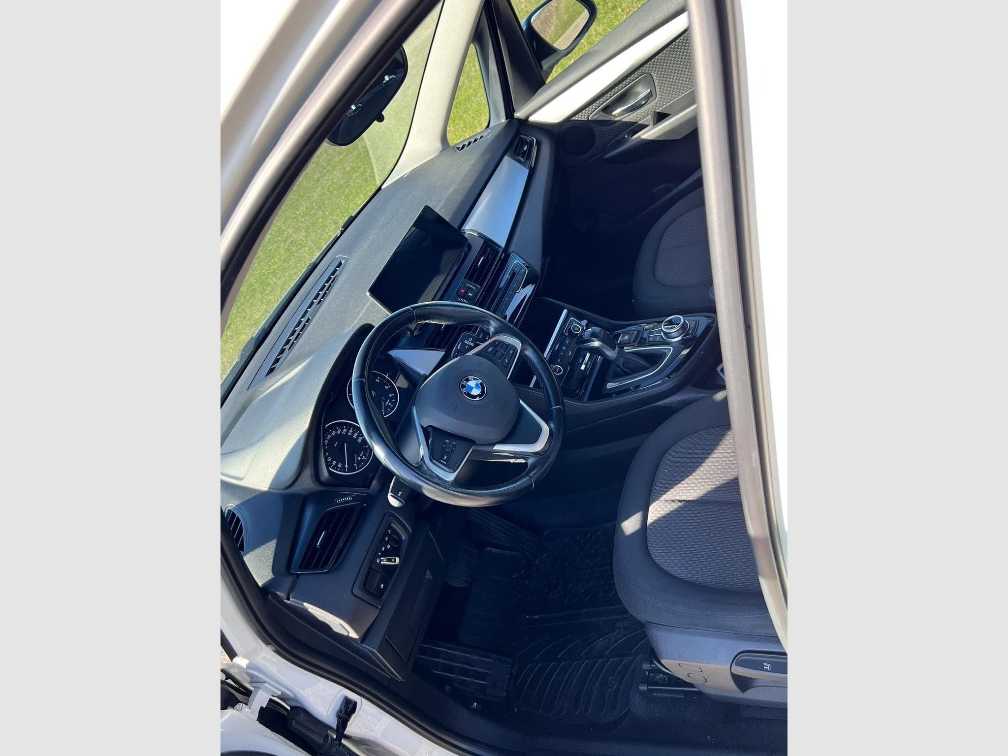 BMW 218 BMW 218d 7 Seats/Sieges (2016) - Photo 14