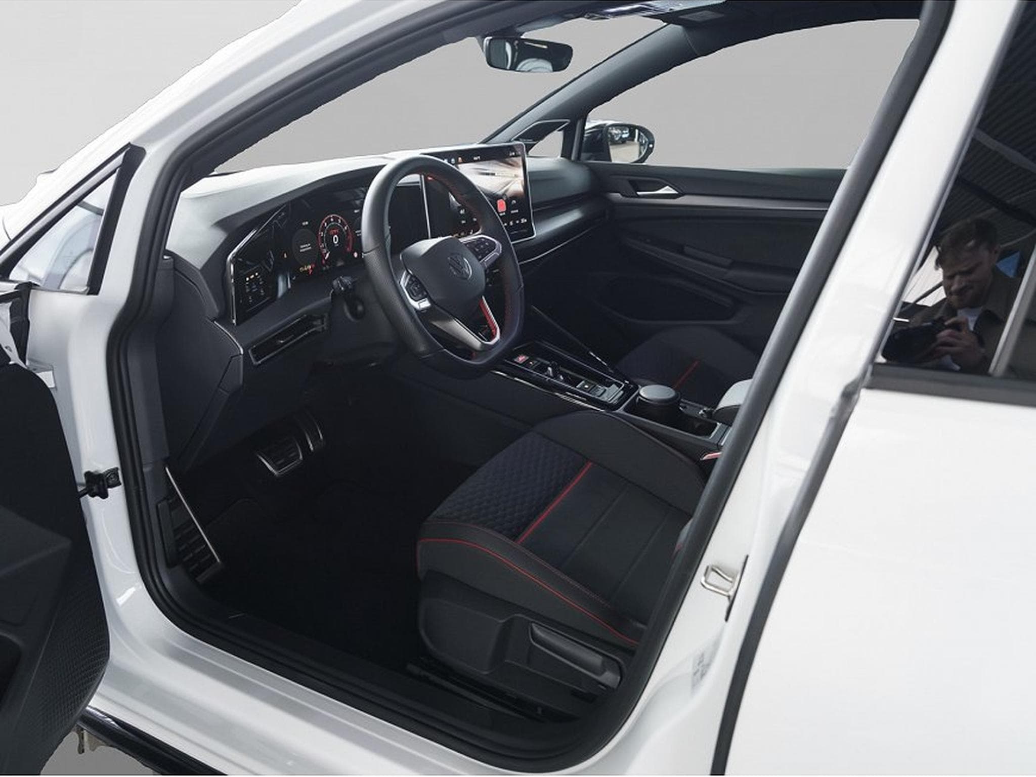 VW Golf (2025) - Photo 6