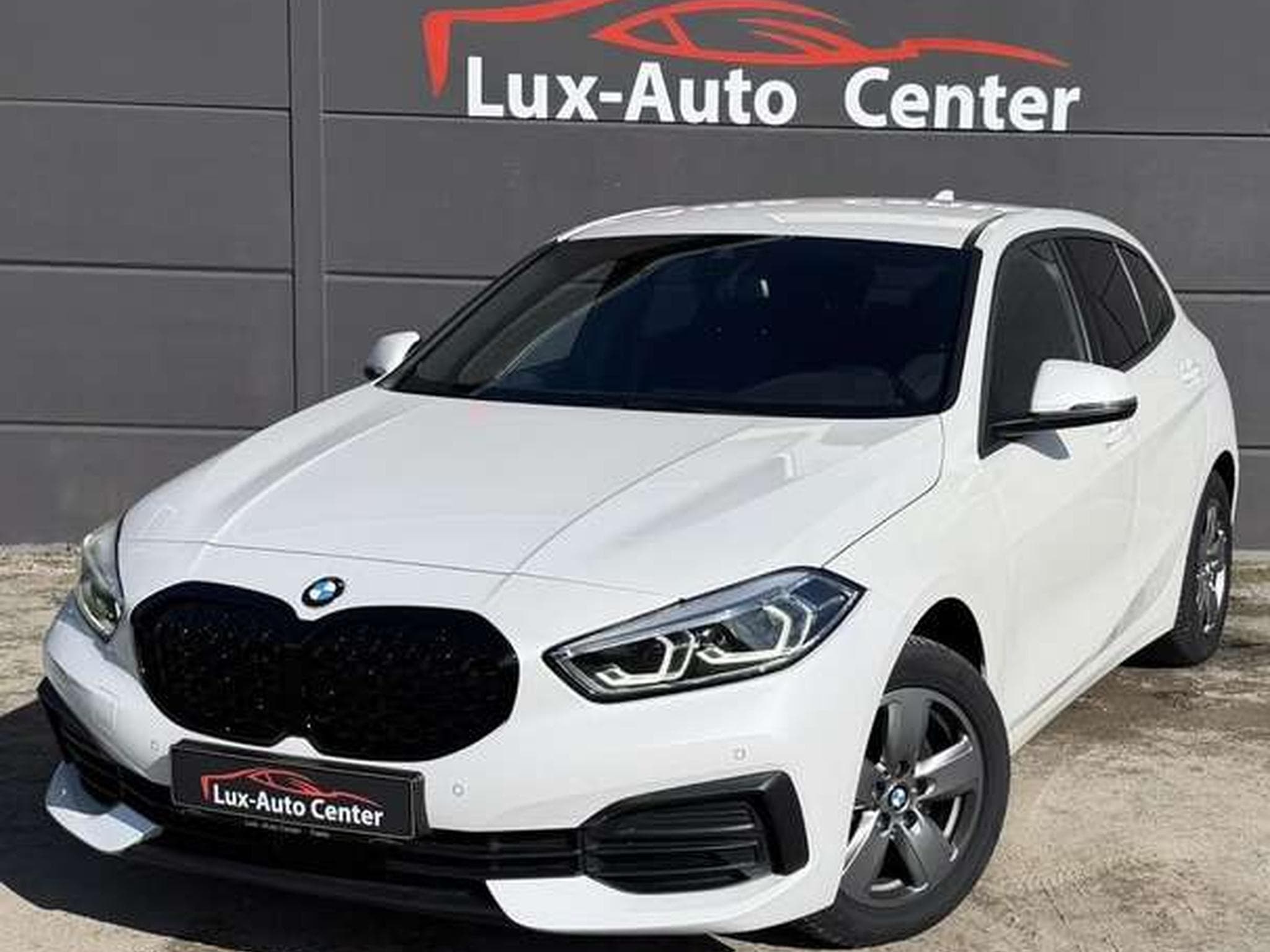 BMW 118 118i Automatique // Révisée Et Garantie 12 Mois✅✅✅ (2021) - Foto 2