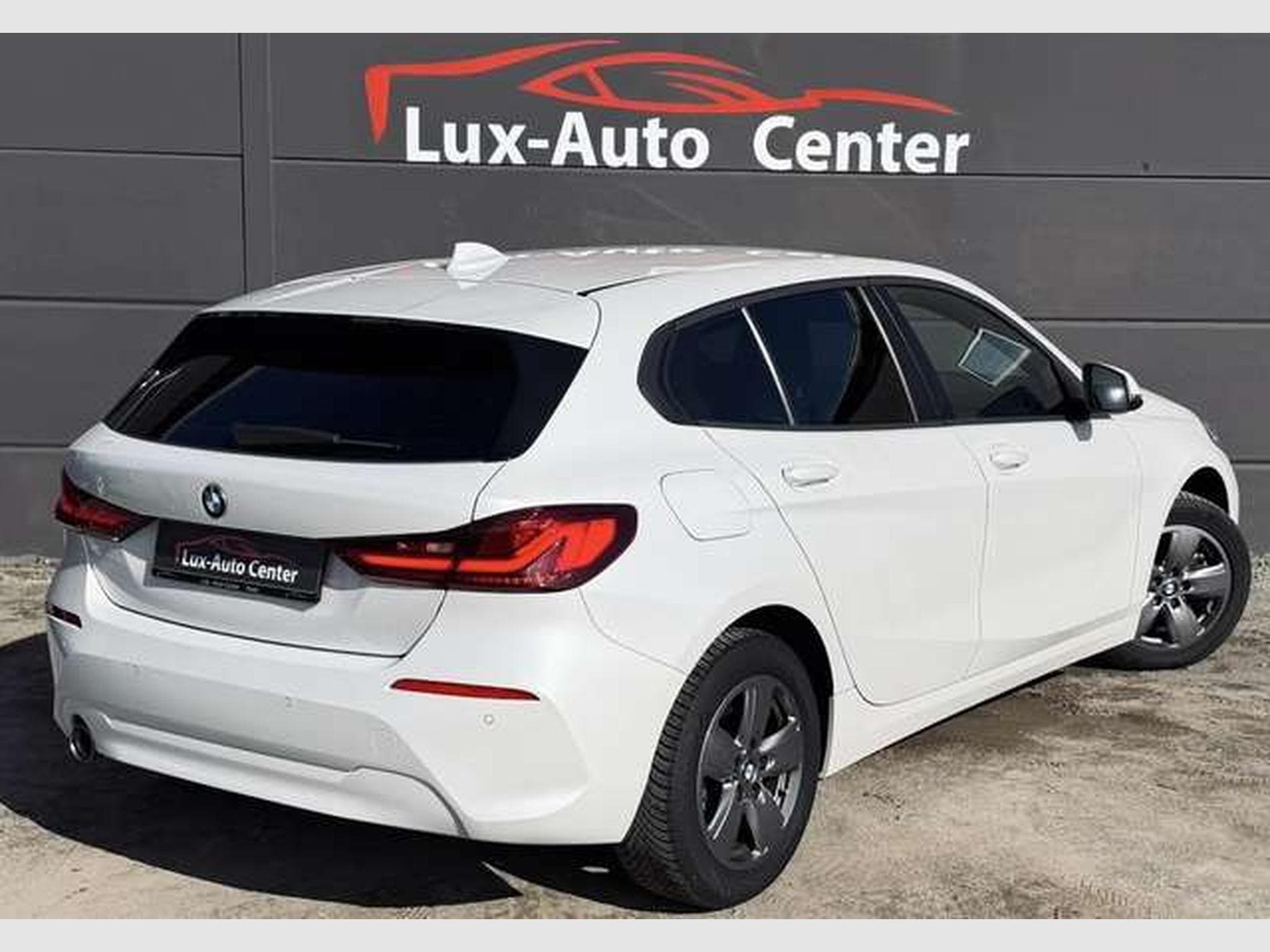 BMW 118 118i Automatique // Révisée Et Garantie 12 Mois✅✅✅ (2021) - Foto 6