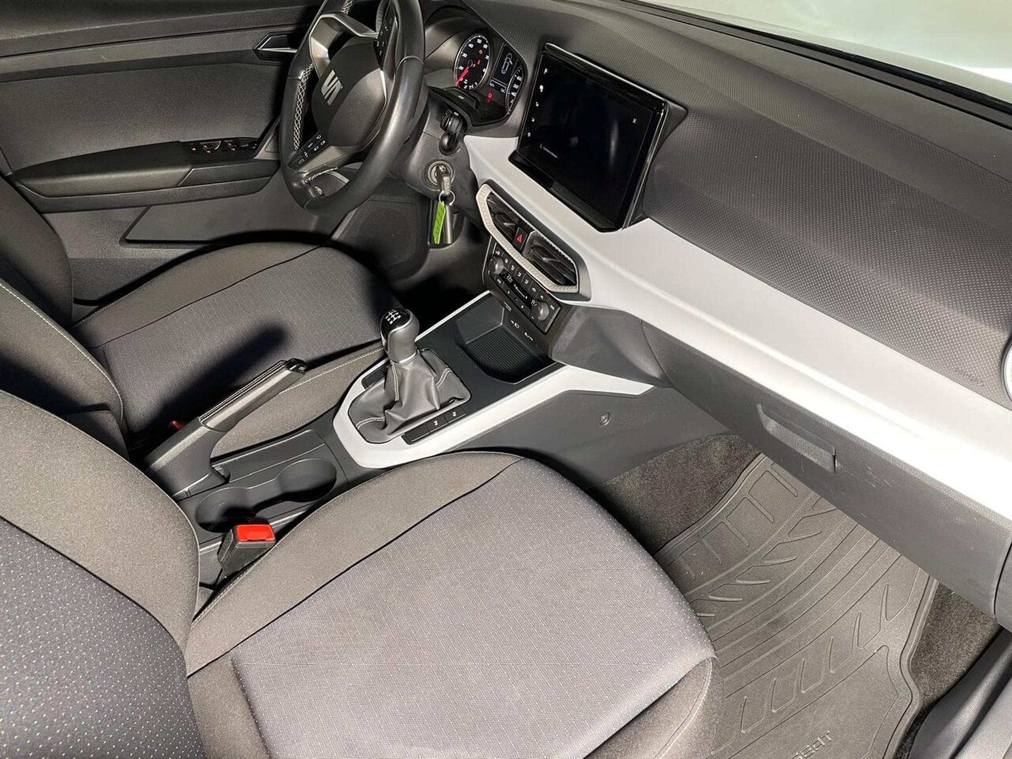 Seat Arona 1.0 TSI 110 MOVE COPA CARPLAY (2022) - Photo 9