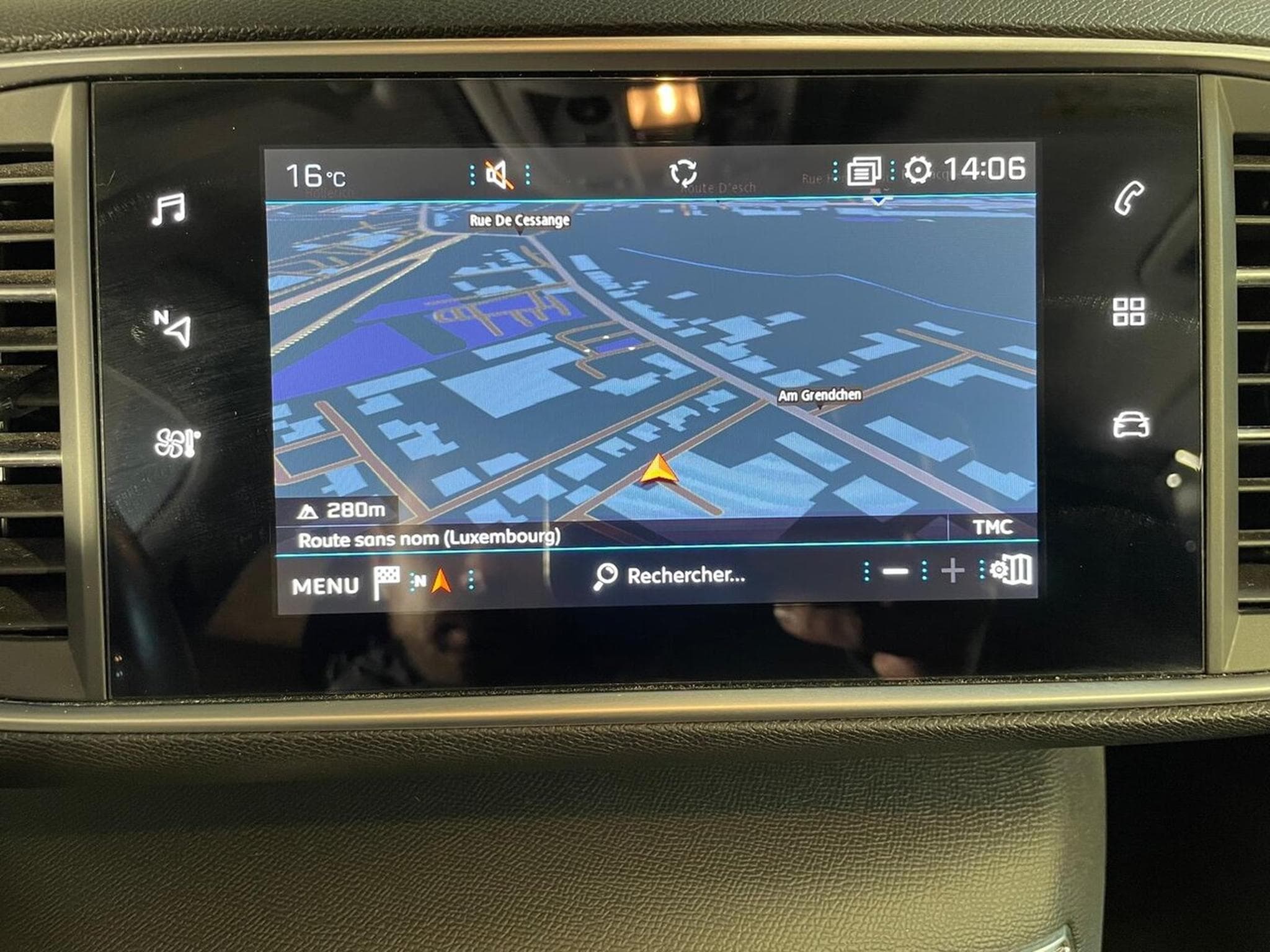 Peugeot 308 SW 1.5 BlueHDI 130 ACTIVE EAT8 GPS CARPLAY (2020) - Photo 4