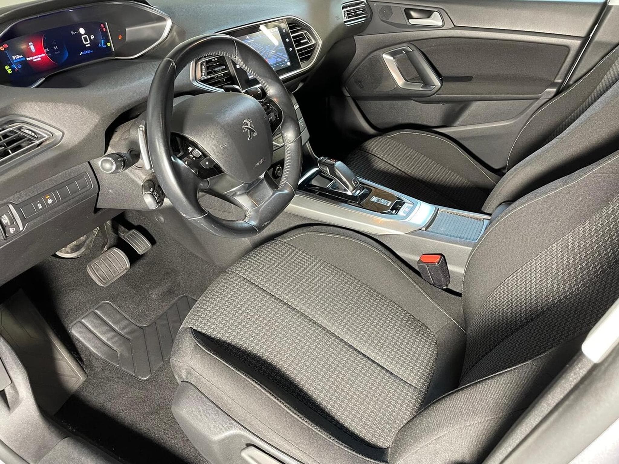 Peugeot 308 SW 1.5 BlueHDI 130 ACTIVE EAT8 GPS CARPLAY (2020) - Photo 10