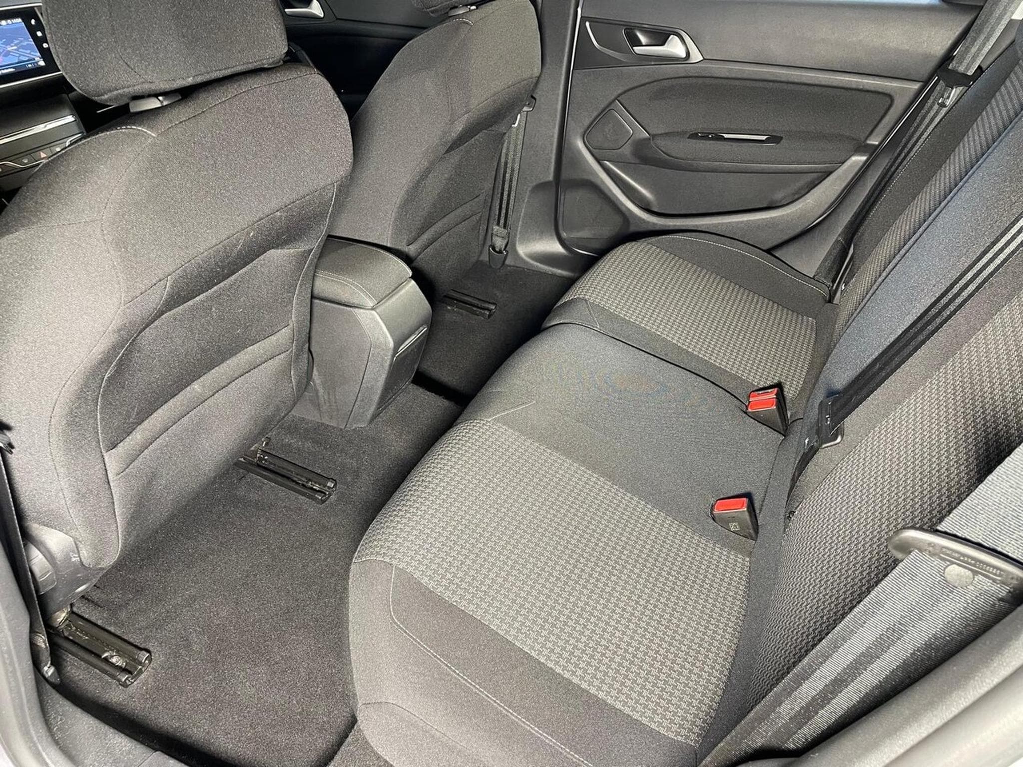 Peugeot 308 SW 1.5 BlueHDI 130 ACTIVE EAT8 GPS CARPLAY (2020) - Photo 12