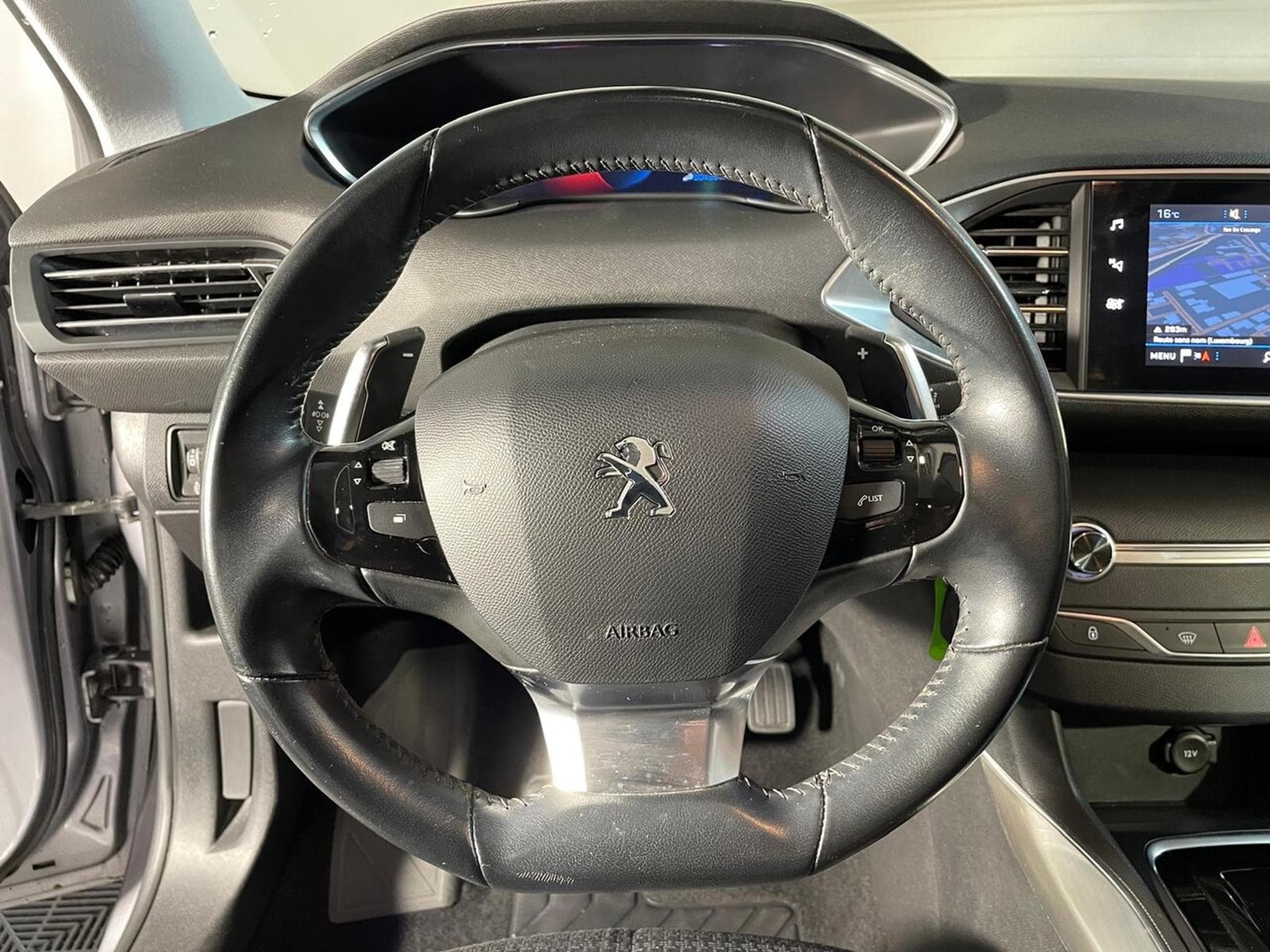 Peugeot 308 SW 1.5 BlueHDI 130 ACTIVE EAT8 GPS CARPLAY (2020) - Photo 9
