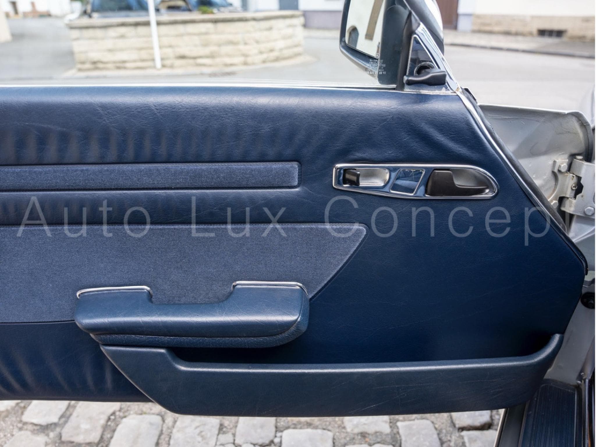 Mercedes 500 SLC (1982) - Photo 24