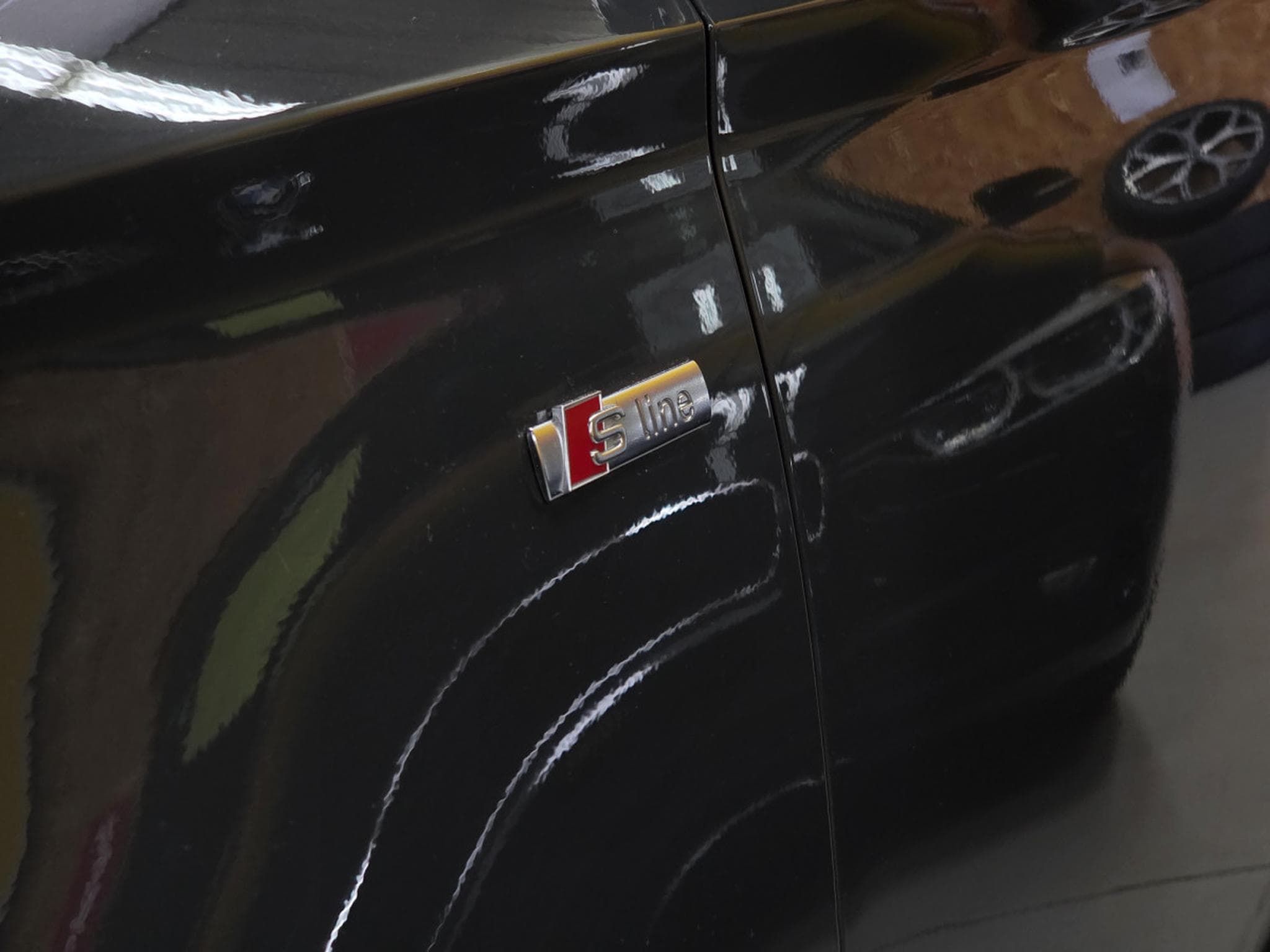 Audi A3 TFSI 116CV LIMOUSINE S-LINE EXT. (2020) - Photo 4