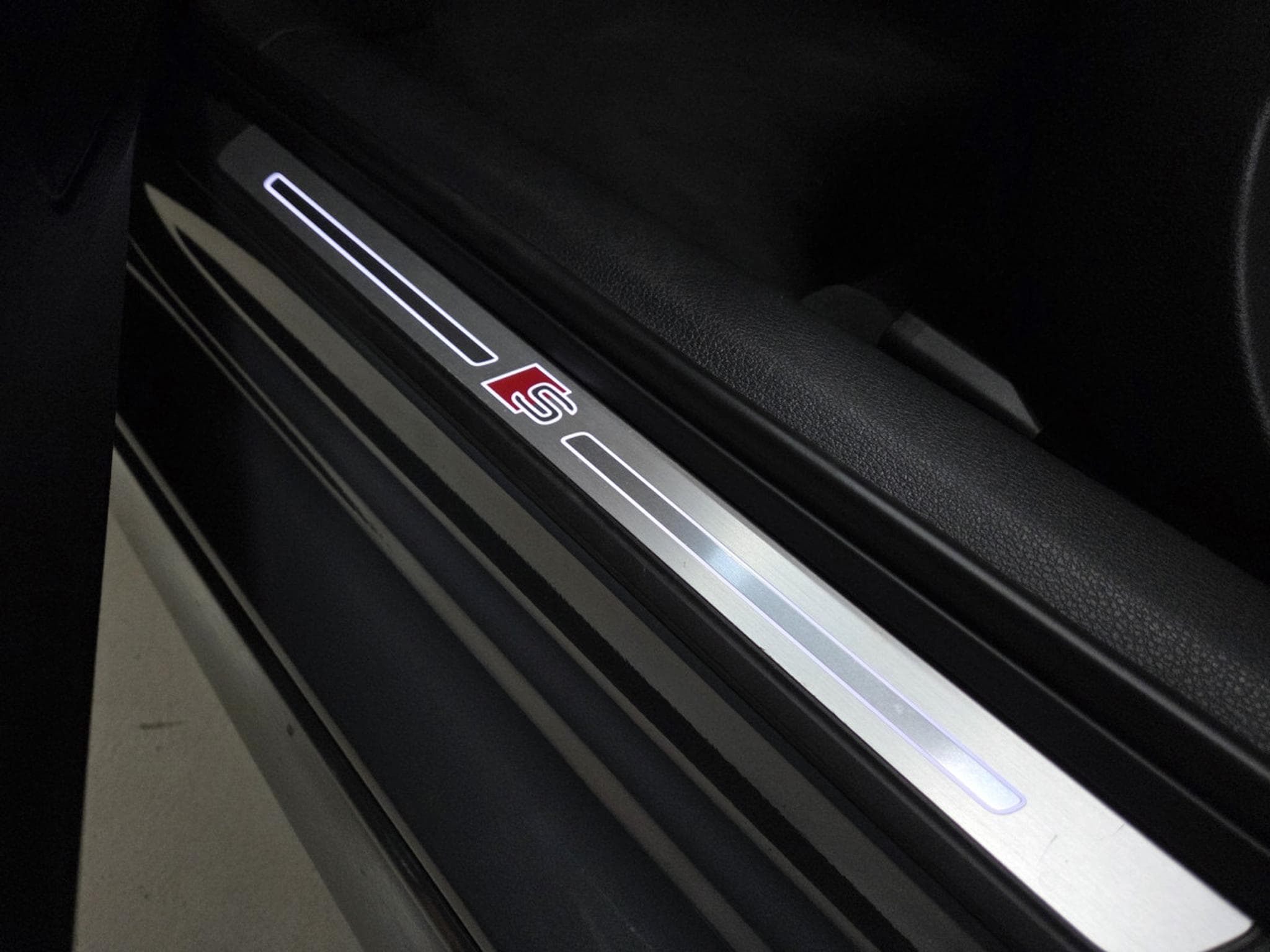 Audi A3 TFSI 116CV LIMOUSINE S-LINE EXT. (2020) - Photo 8