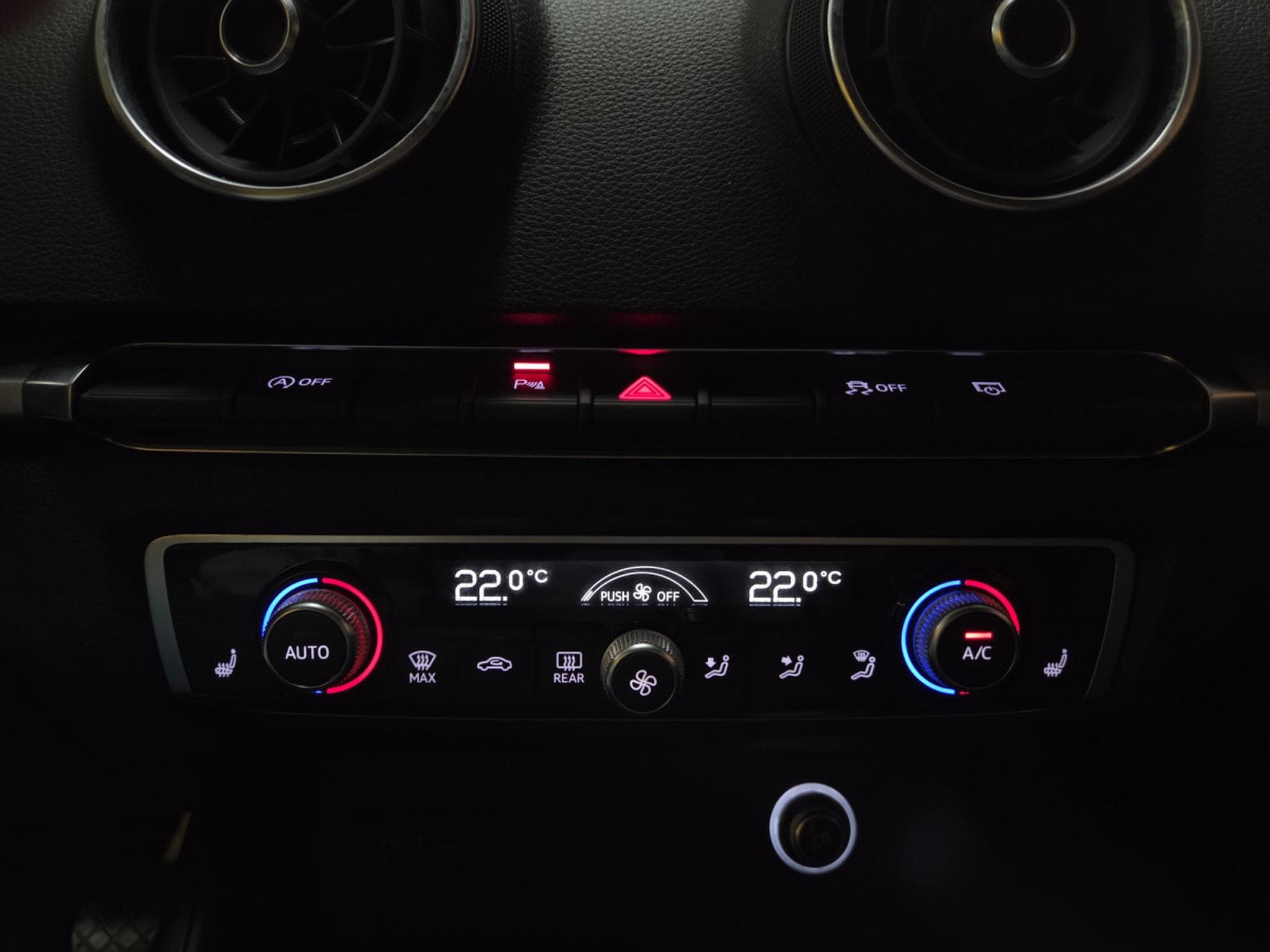 Audi A3 TFSI 116CV LIMOUSINE S-LINE EXT. (2020) - Photo 17