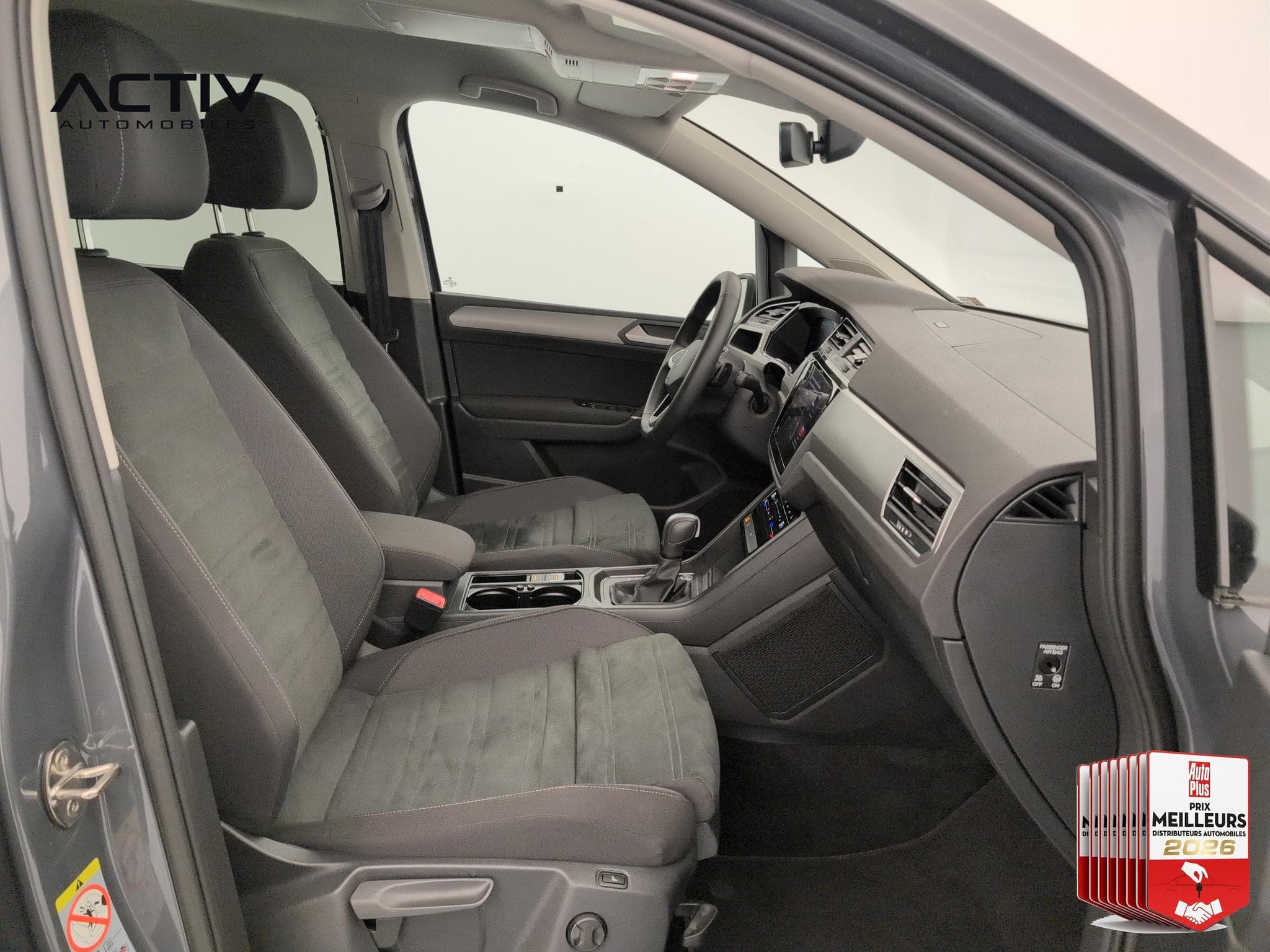 VW Touran 2.0 TDI 150 DSG7 7pl Style (2025) - Photo 9