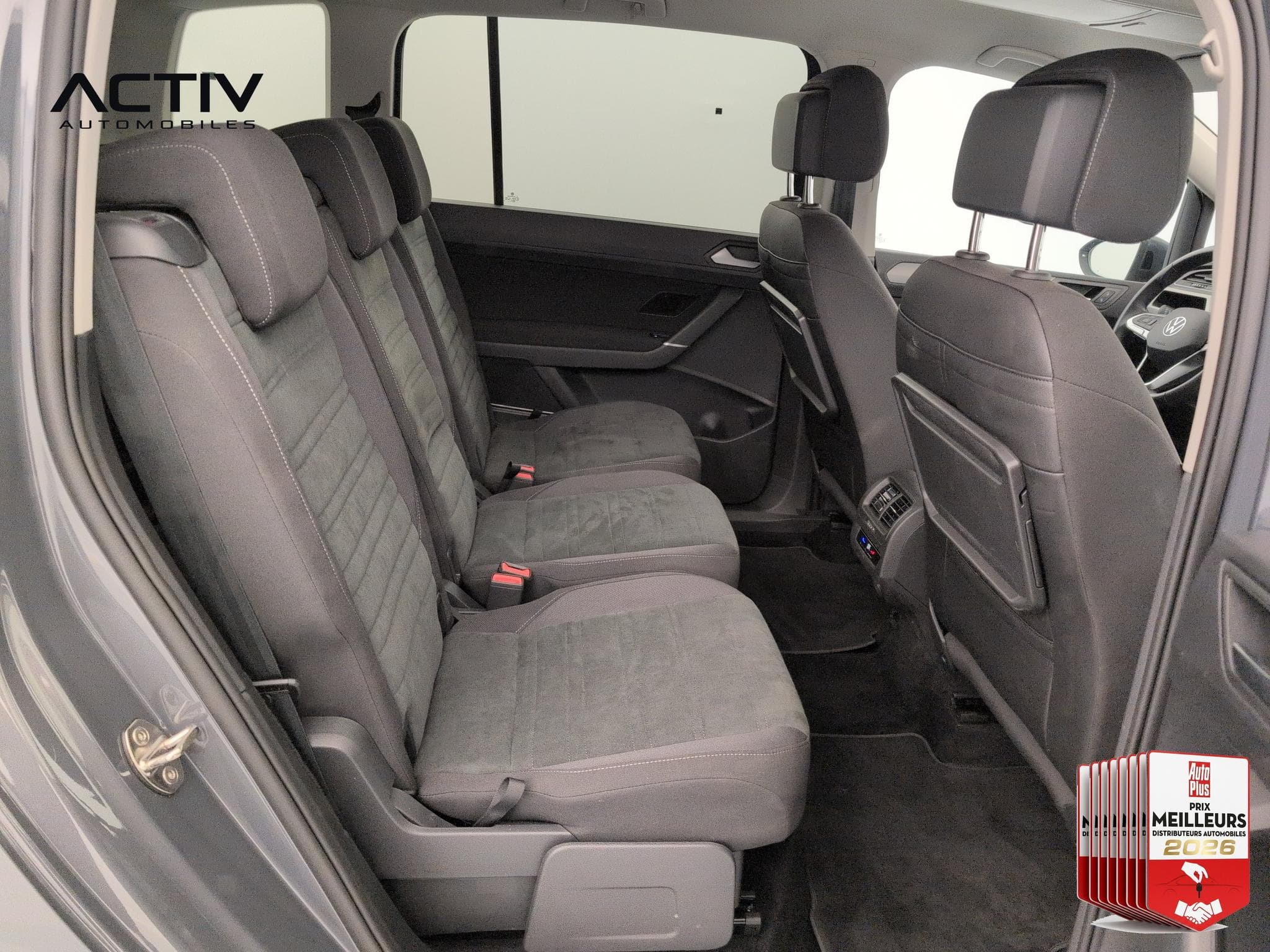 VW Touran 2.0 TDI 150 DSG7 7pl Style (2025) - Photo 10