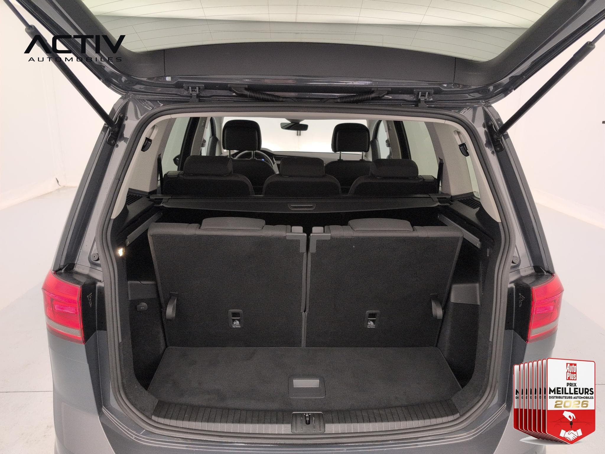 VW Touran 2.0 TDI 150 DSG7 7pl Style (2025) - Photo 11