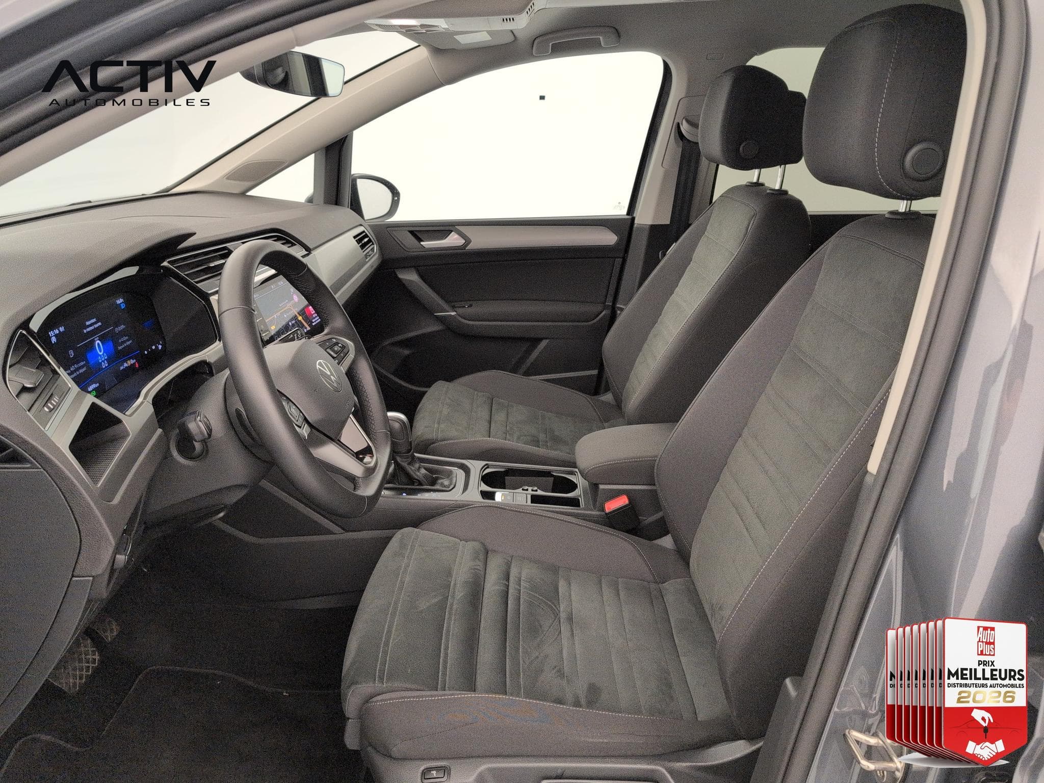 VW Touran 2.0 TDI 150 DSG7 7pl Style (2025) - Photo 17