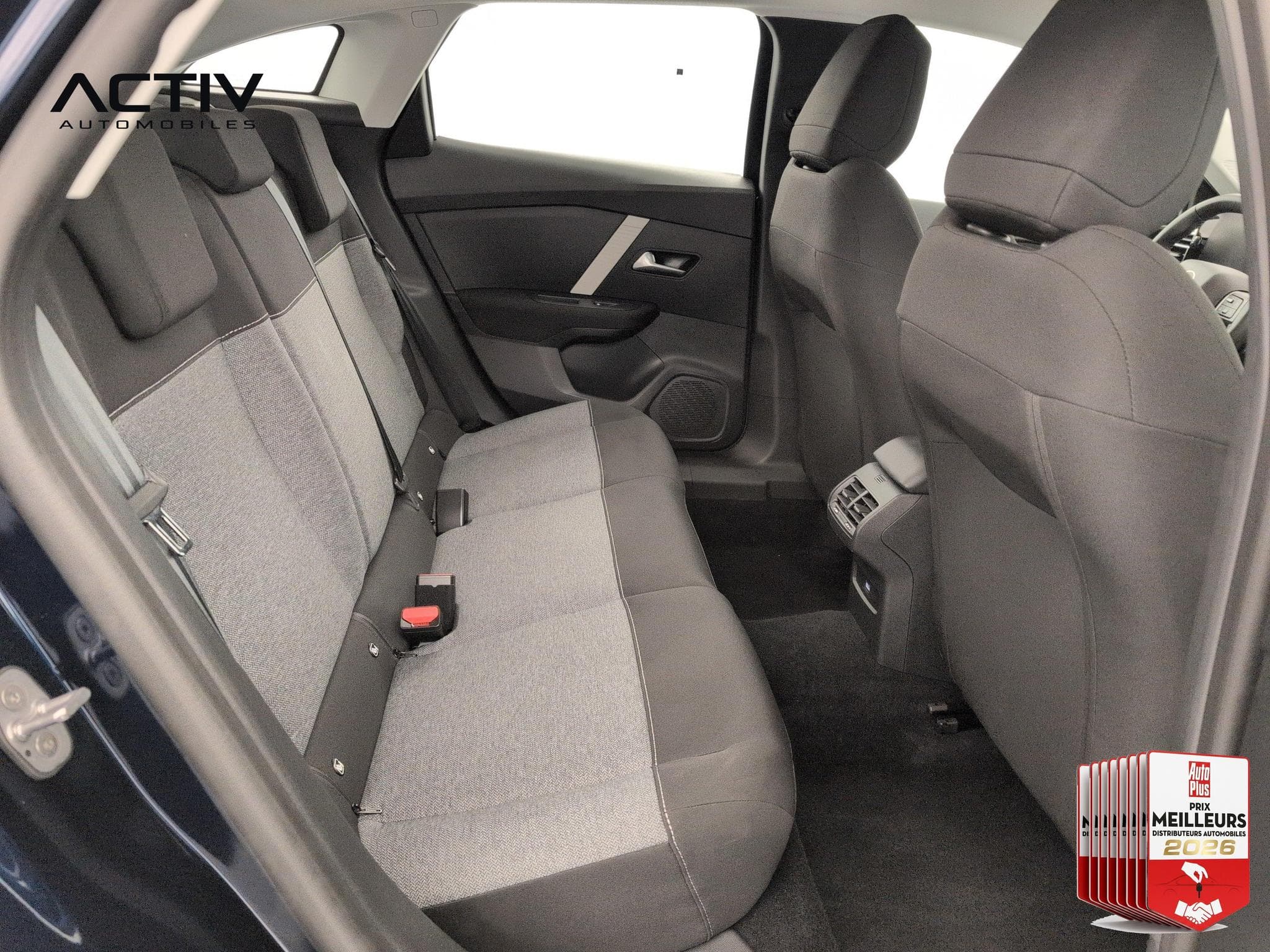 Citroën C4 Hybride 110 ch e-DCS6 You (2025) - Photo 10