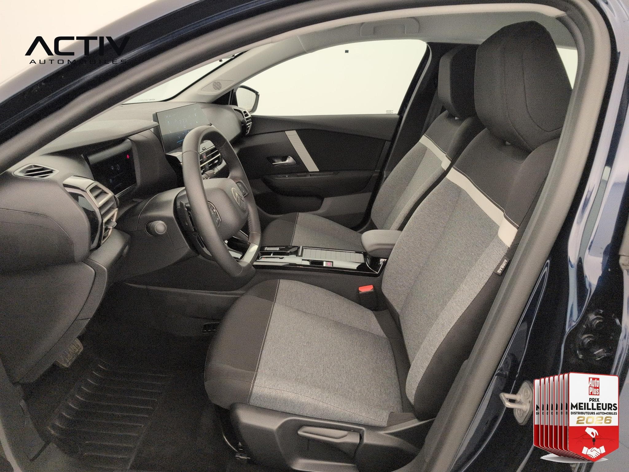 Citroën C4 Hybride 110 ch e-DCS6 You (2025) - Photo 17