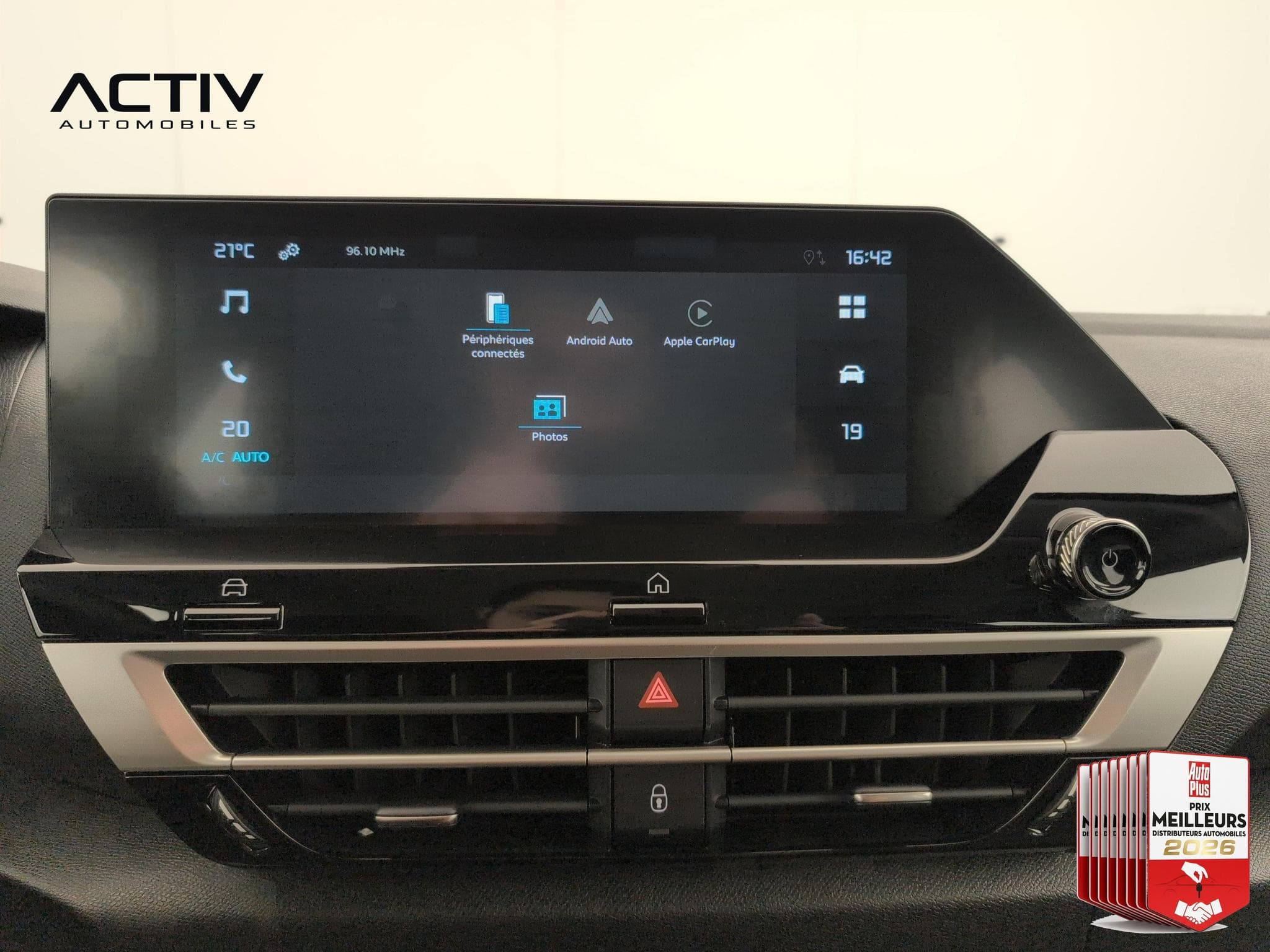 Citroën C4 Hybride 110 ch e-DCS6 You (2025) - Photo 20
