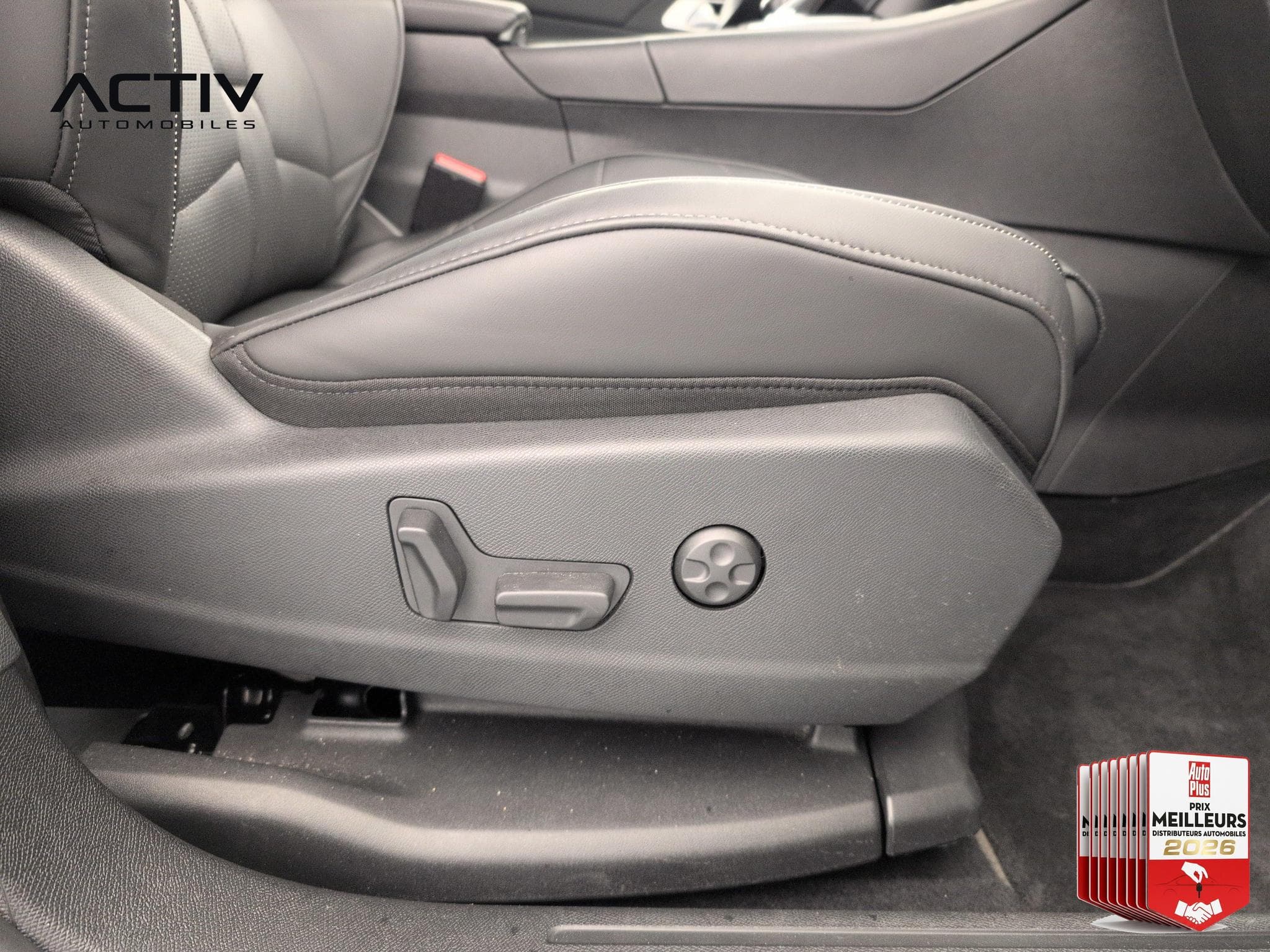 DS Automobiles DS7 BlueHDi 130 EAT8 Etoile (2025) - Photo 9
