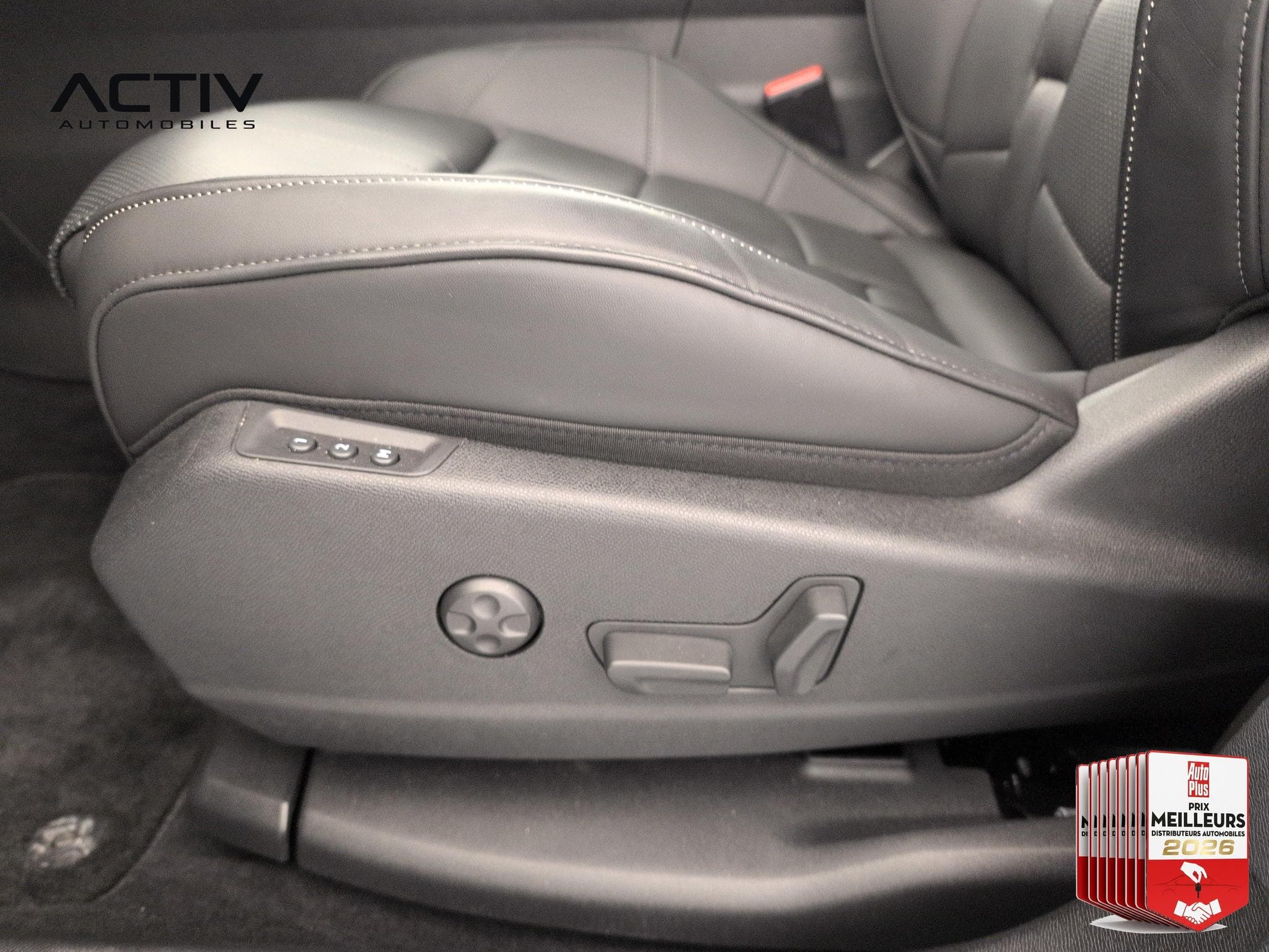 DS Automobiles DS7 BlueHDi 130 EAT8 Etoile (2025) - Photo 20